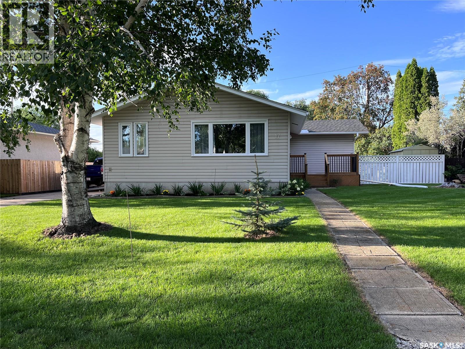 17 Mitchell Street, Saskatoon, SK - Outdoor