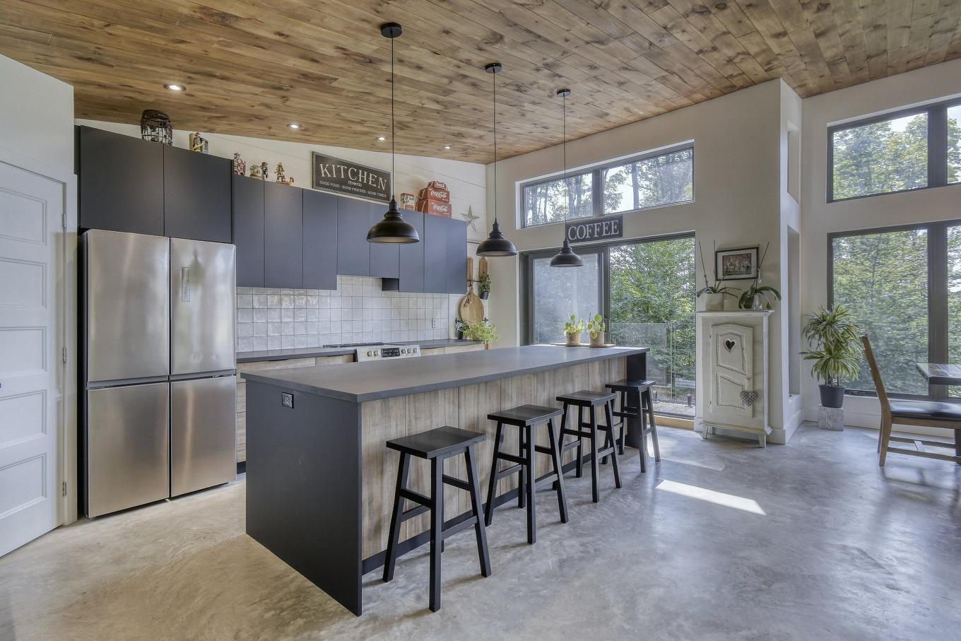 Kitchen - 125 Allée Des Weskarinis, Mont-Tremblant, QC - Indoor Photo Showing Kitchen With Upgraded Kitchen