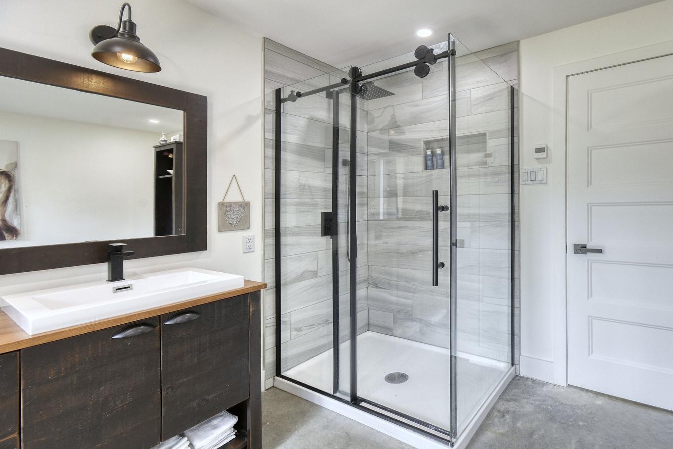 Bathroom - 125 Allée Des Weskarinis, Mont-Tremblant, QC - Indoor Photo Showing Bathroom