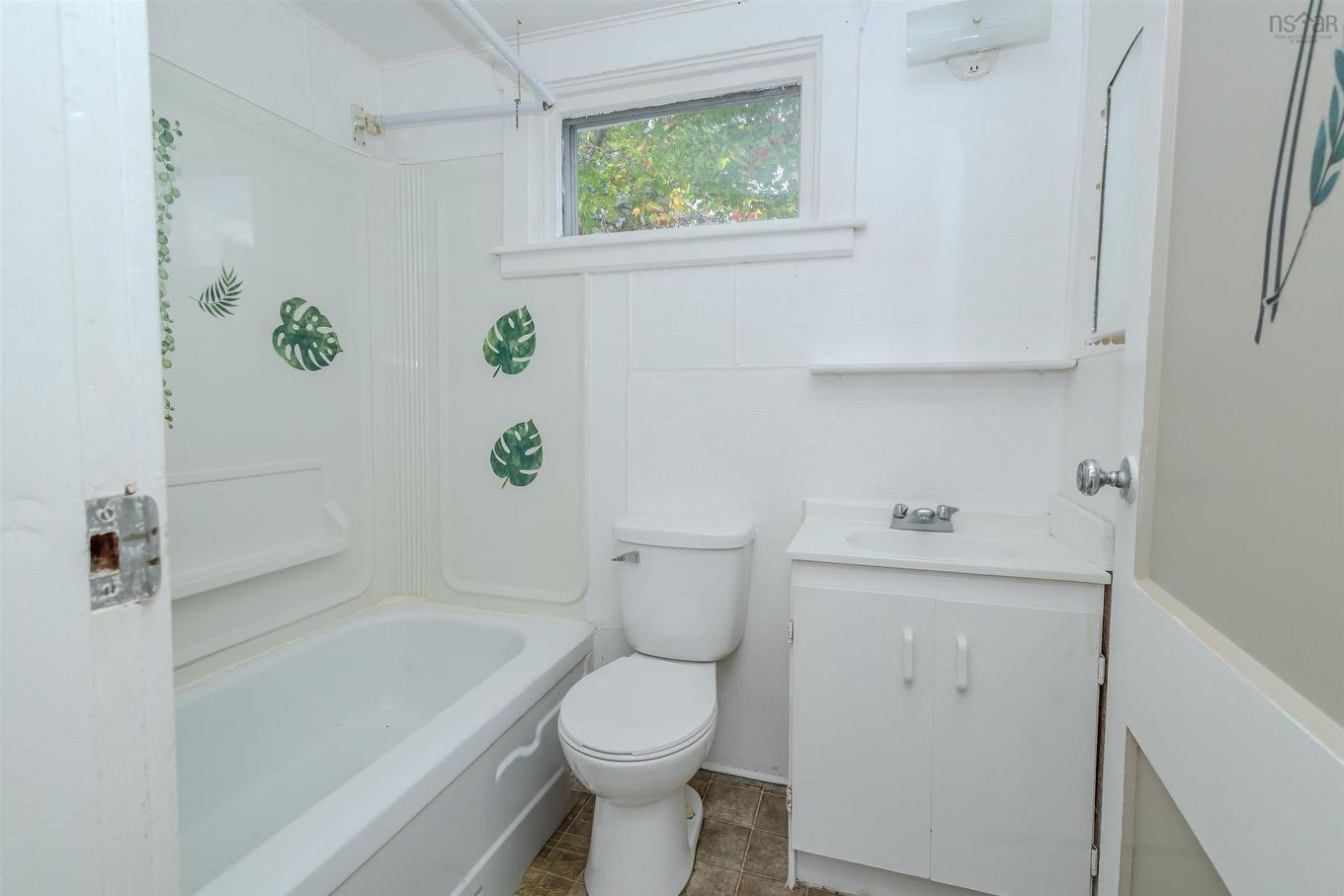 1284 George Street, Mira Road, NS