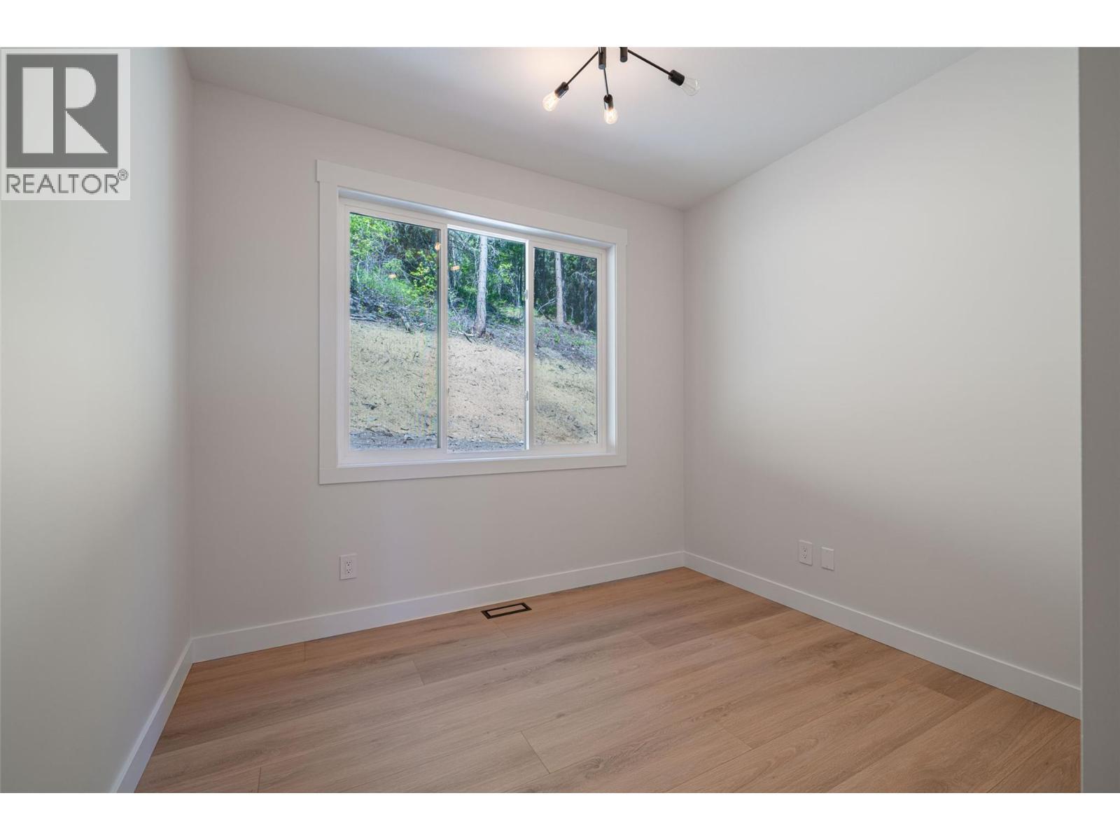 7863 Boulter Road, Vernon, BC - Indoor Photo Showing Other Room