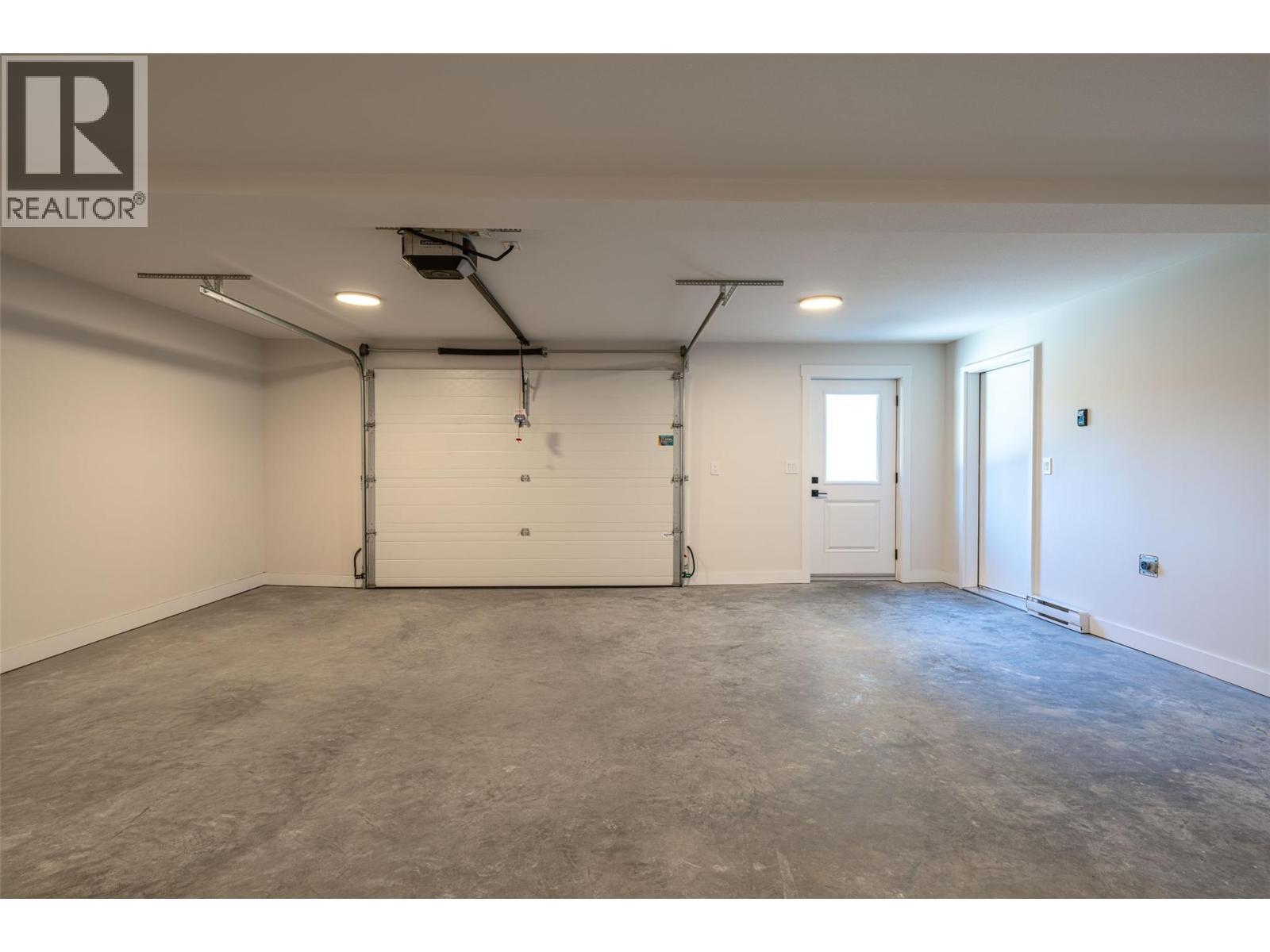 7863 Boulter Road, Vernon, BC - Indoor Photo Showing Garage