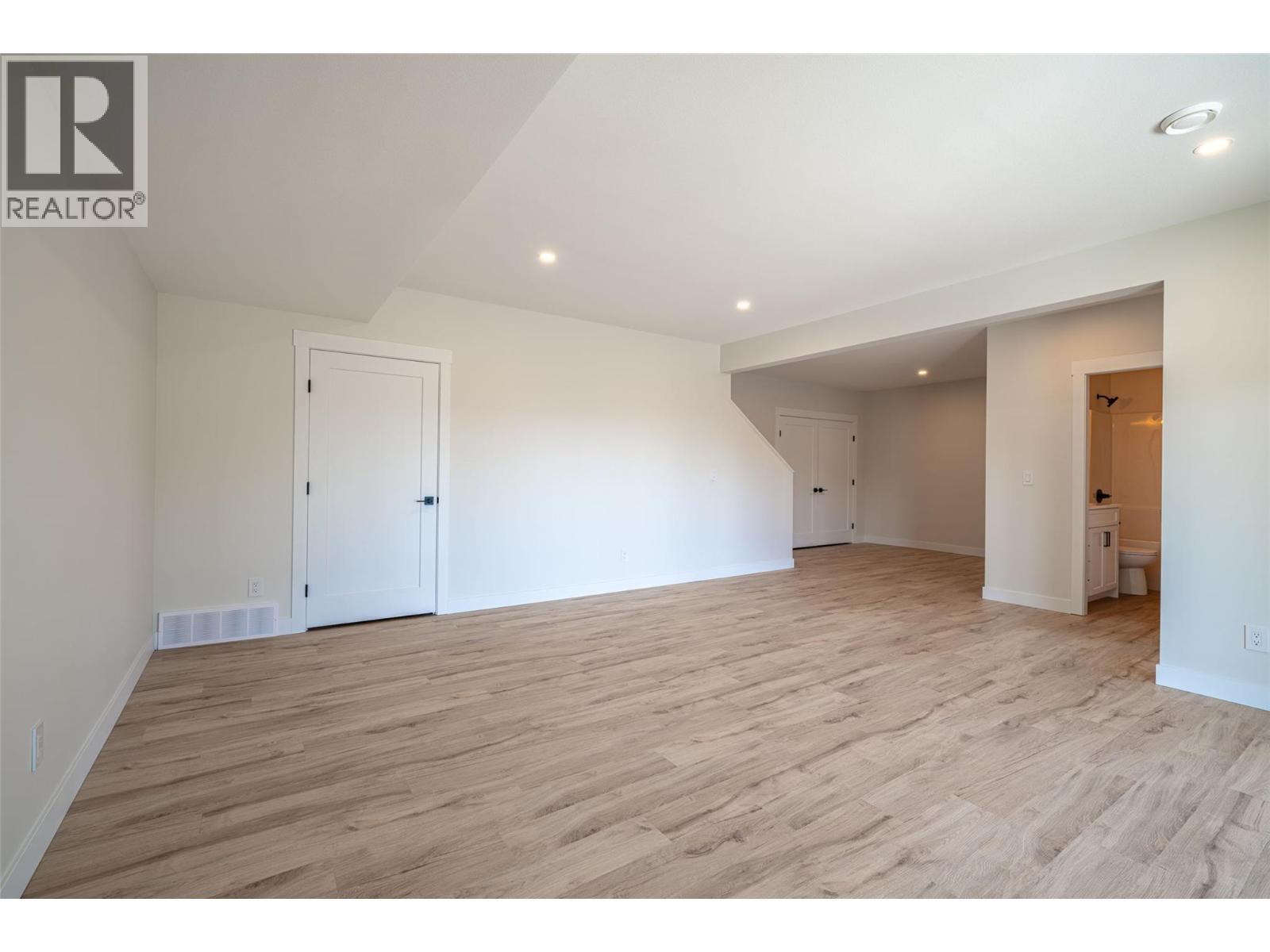 7863 Boulter Road, Vernon, BC - Indoor Photo Showing Other Room