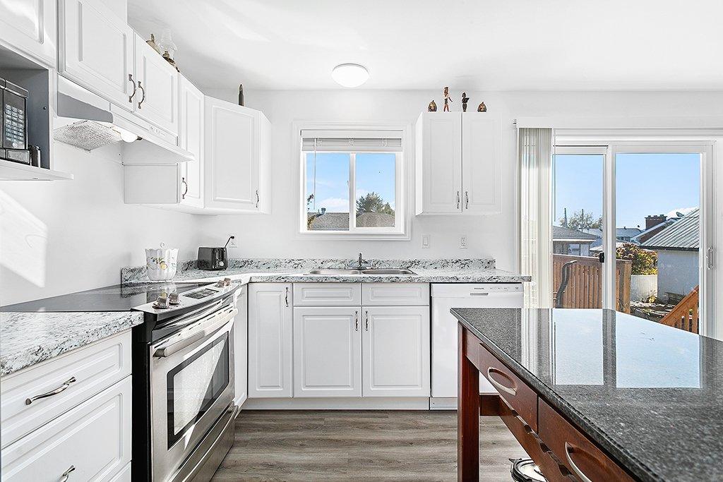 Kitchen - 34 Rue Centre, Shawville, QC - Indoor Photo Showing Kitchen With Upgraded Kitchen