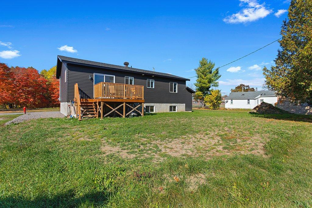 Backyard - 34 Rue Centre, Shawville, QC - Outdoor