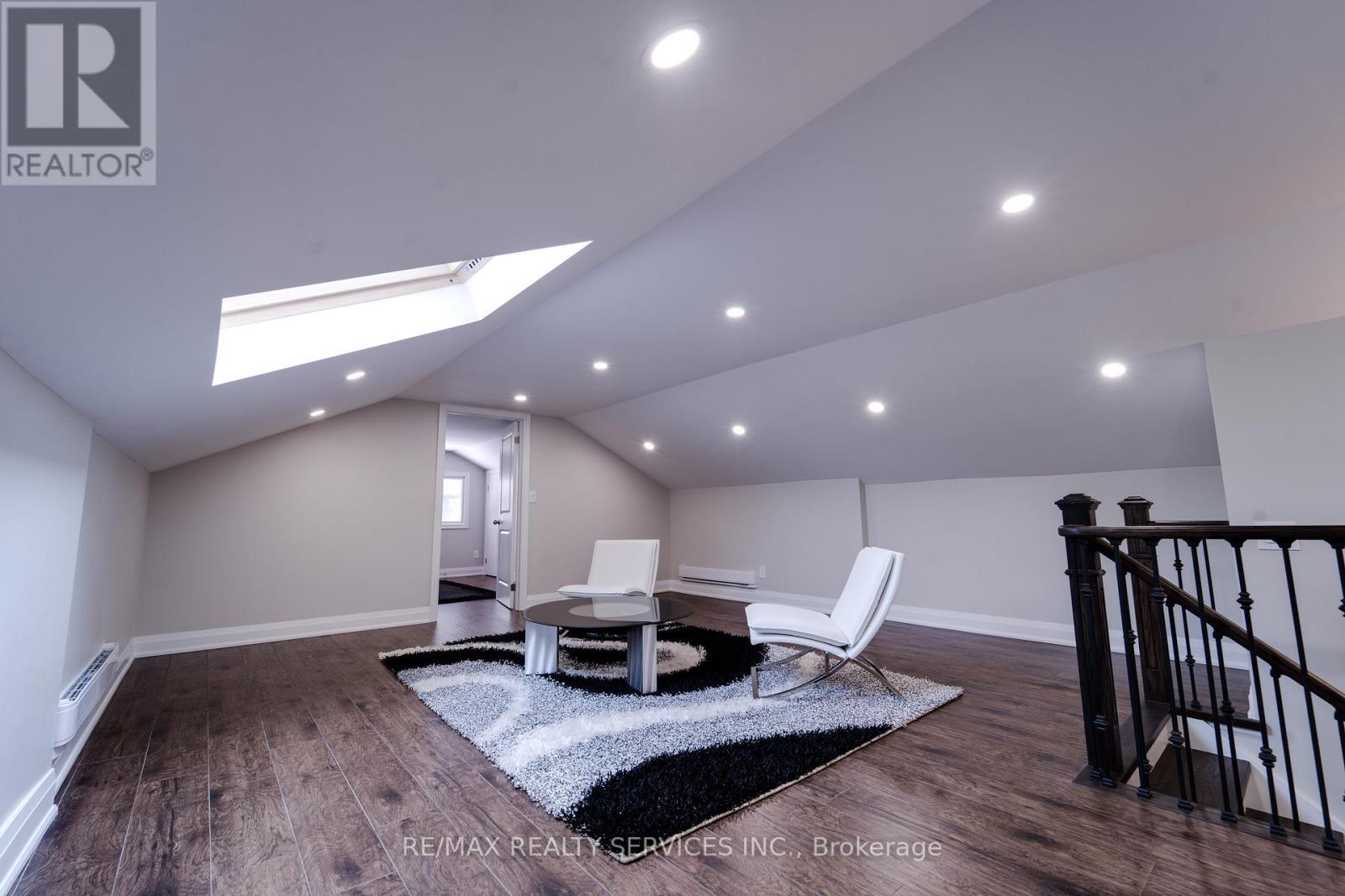 885 Glen Cedar Drive, Selwyn, ON - Indoor Photo Showing Other Room