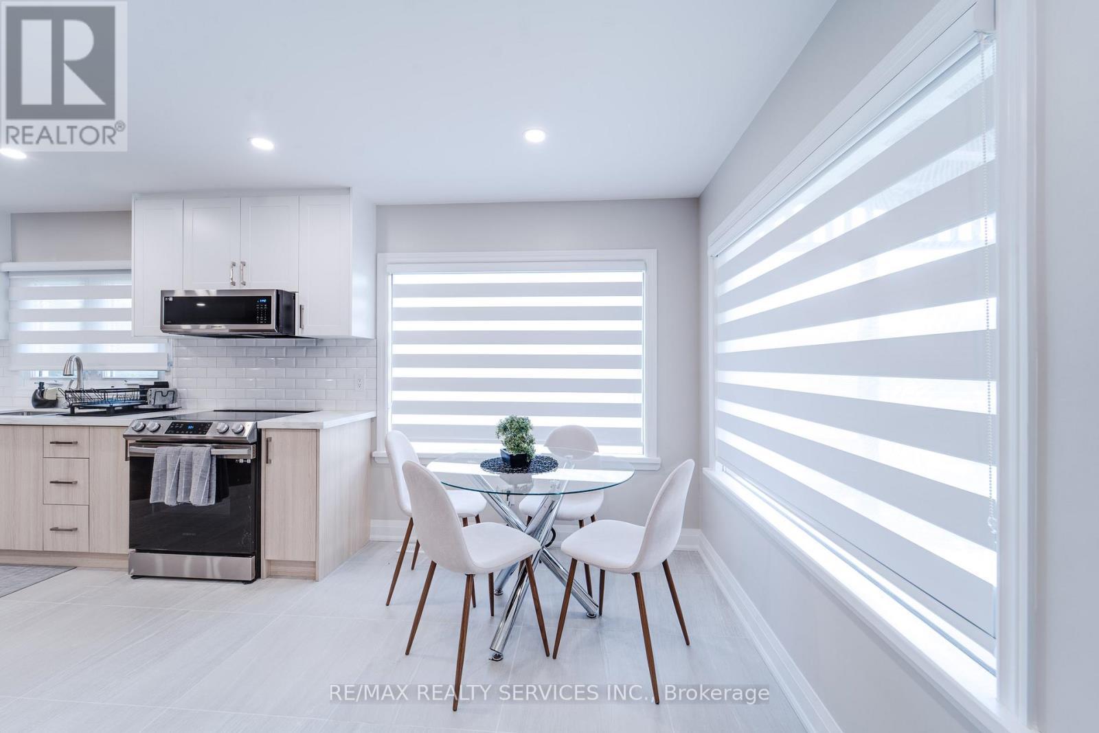 885 Glen Cedar Drive, Selwyn, ON - Indoor Photo Showing Other Room