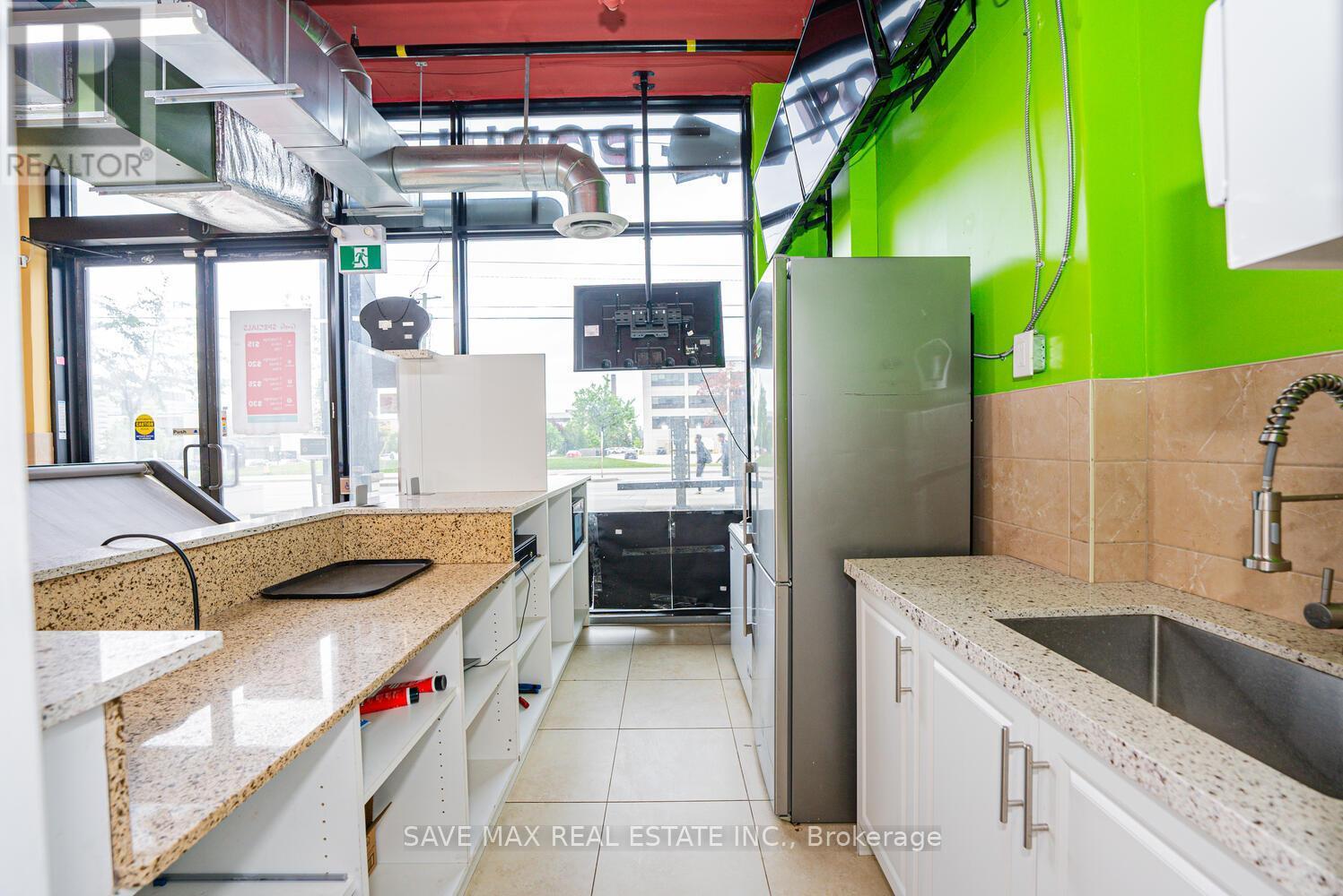 4 - 330 Philip Street W, Waterloo, ON