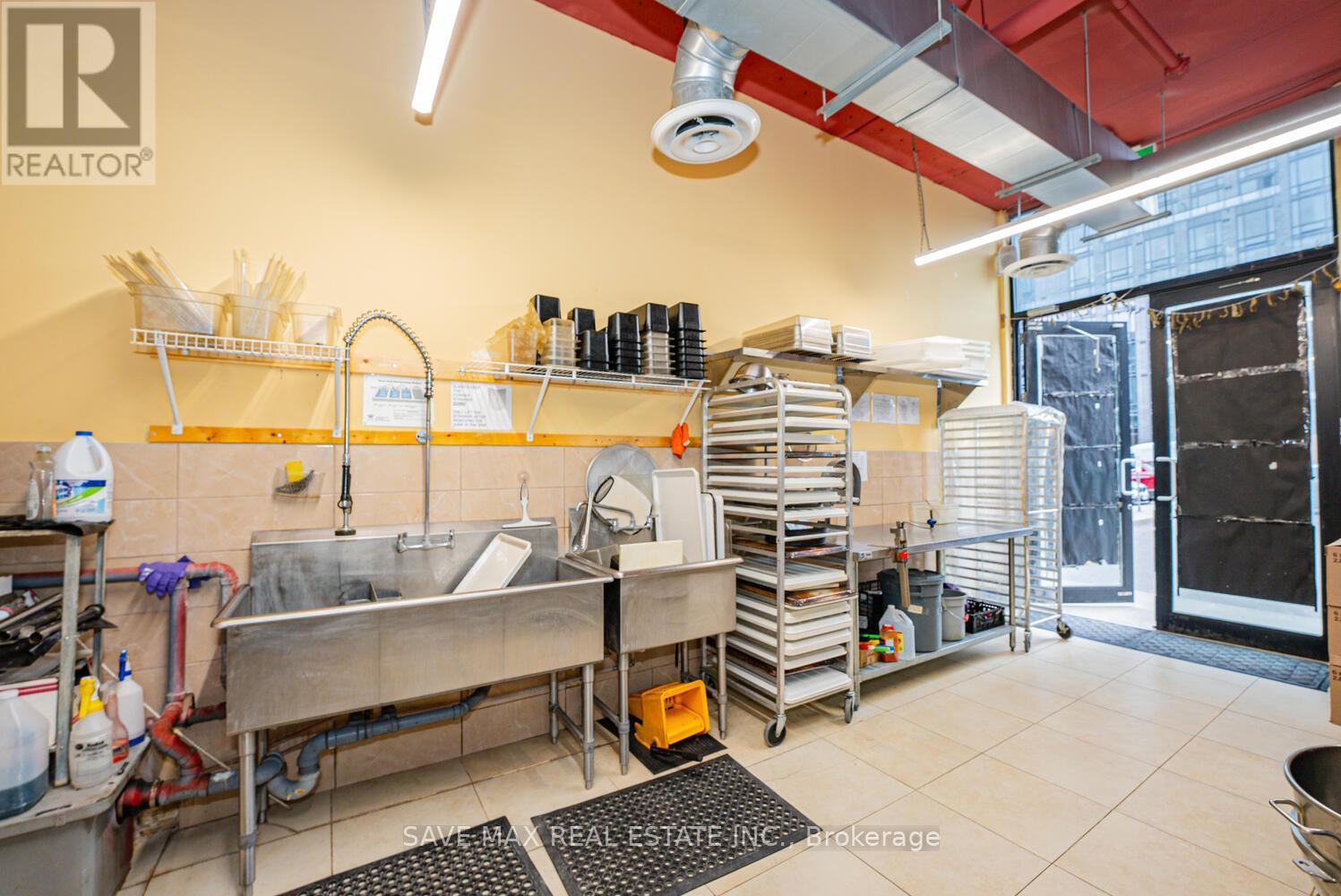 4 - 330 Philip Street W, Waterloo, ON