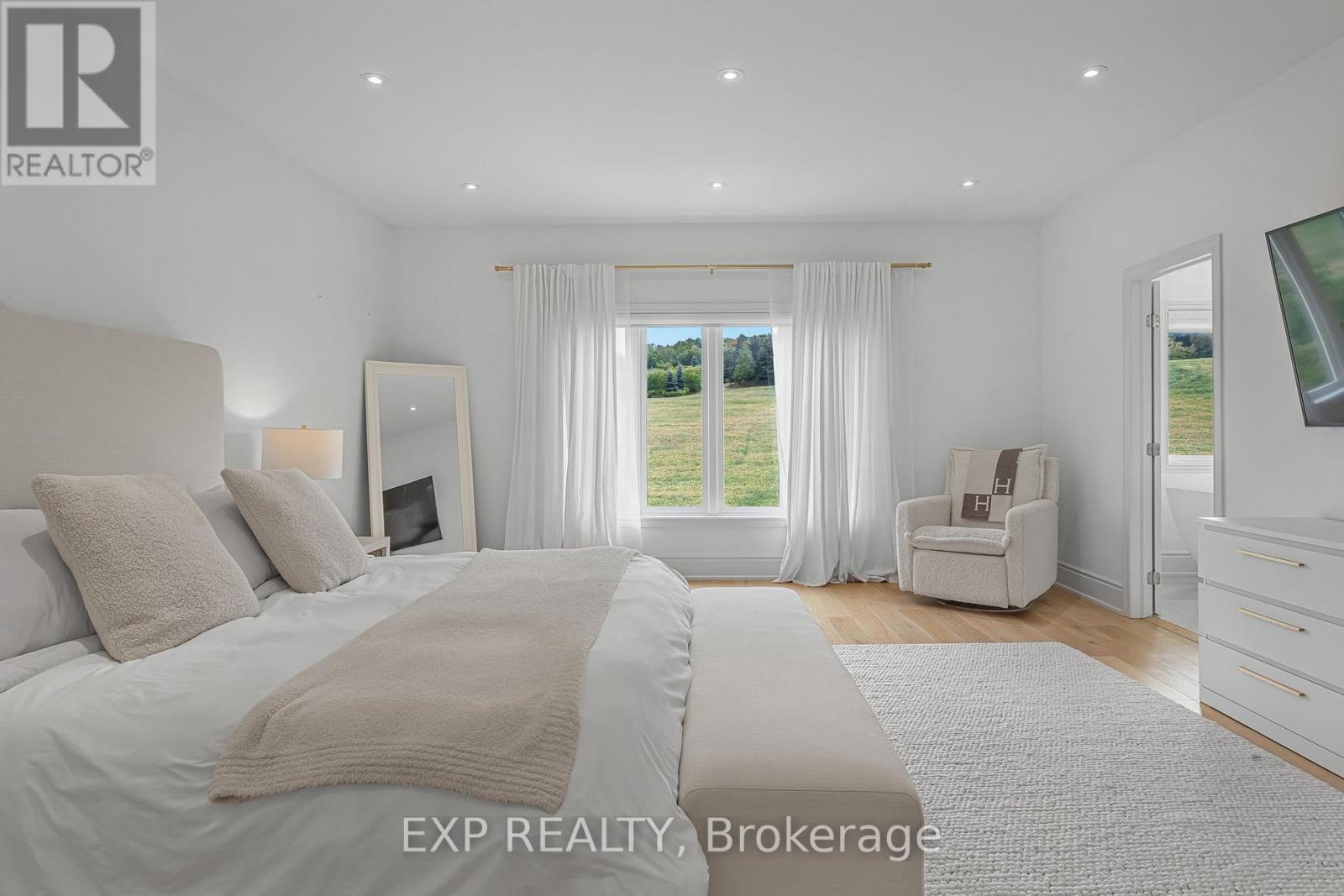 3978 Highland Park Drive, Lincoln, ON - Indoor Photo Showing Bedroom