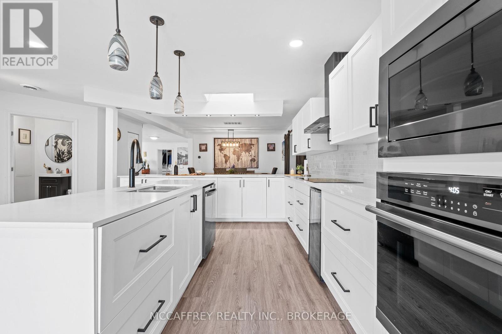137 Thomas Street W, Greater Napanee (Greater Napanee), ON - Indoor Photo Showing Kitchen