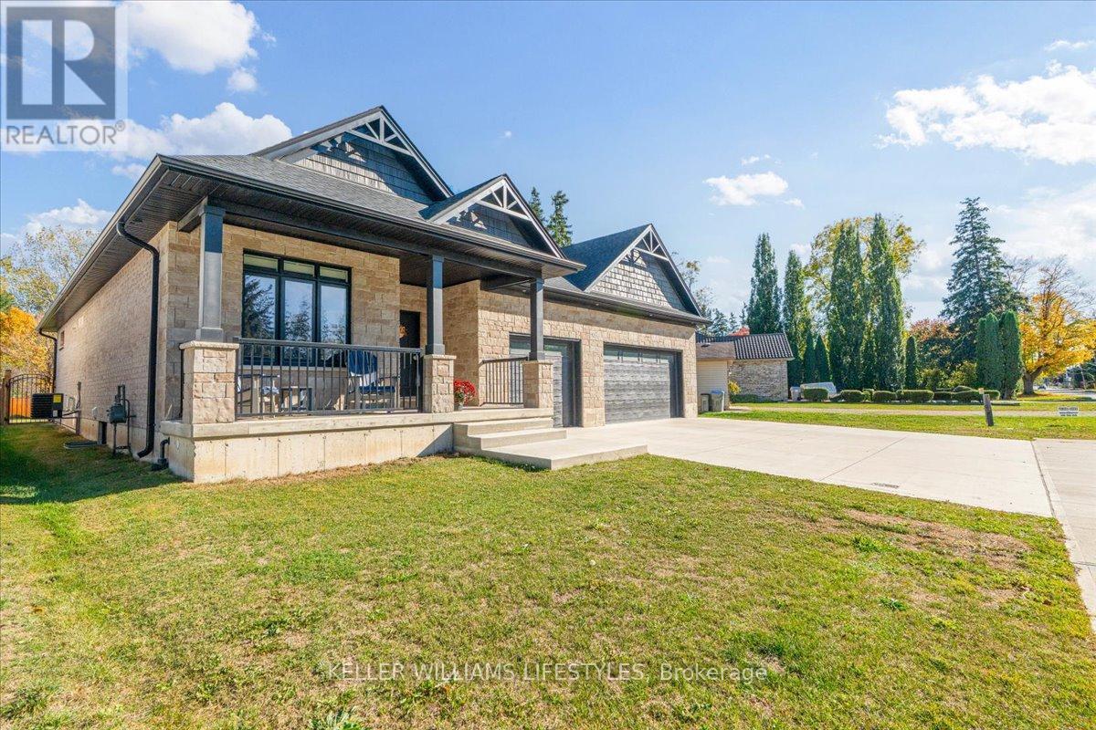 92 Queen Street, North Middlesex (Ailsa Craig), ON - Outdoor