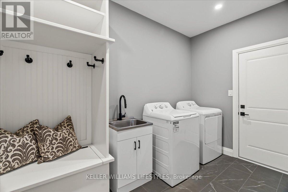 92 Queen Street, North Middlesex (Ailsa Craig), ON - Indoor Photo Showing Laundry Room