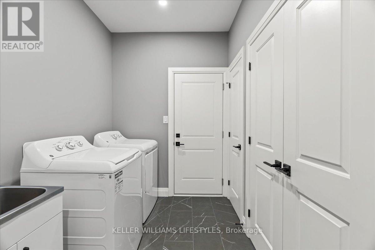 92 Queen Street, North Middlesex (Ailsa Craig), ON - Indoor Photo Showing Laundry Room