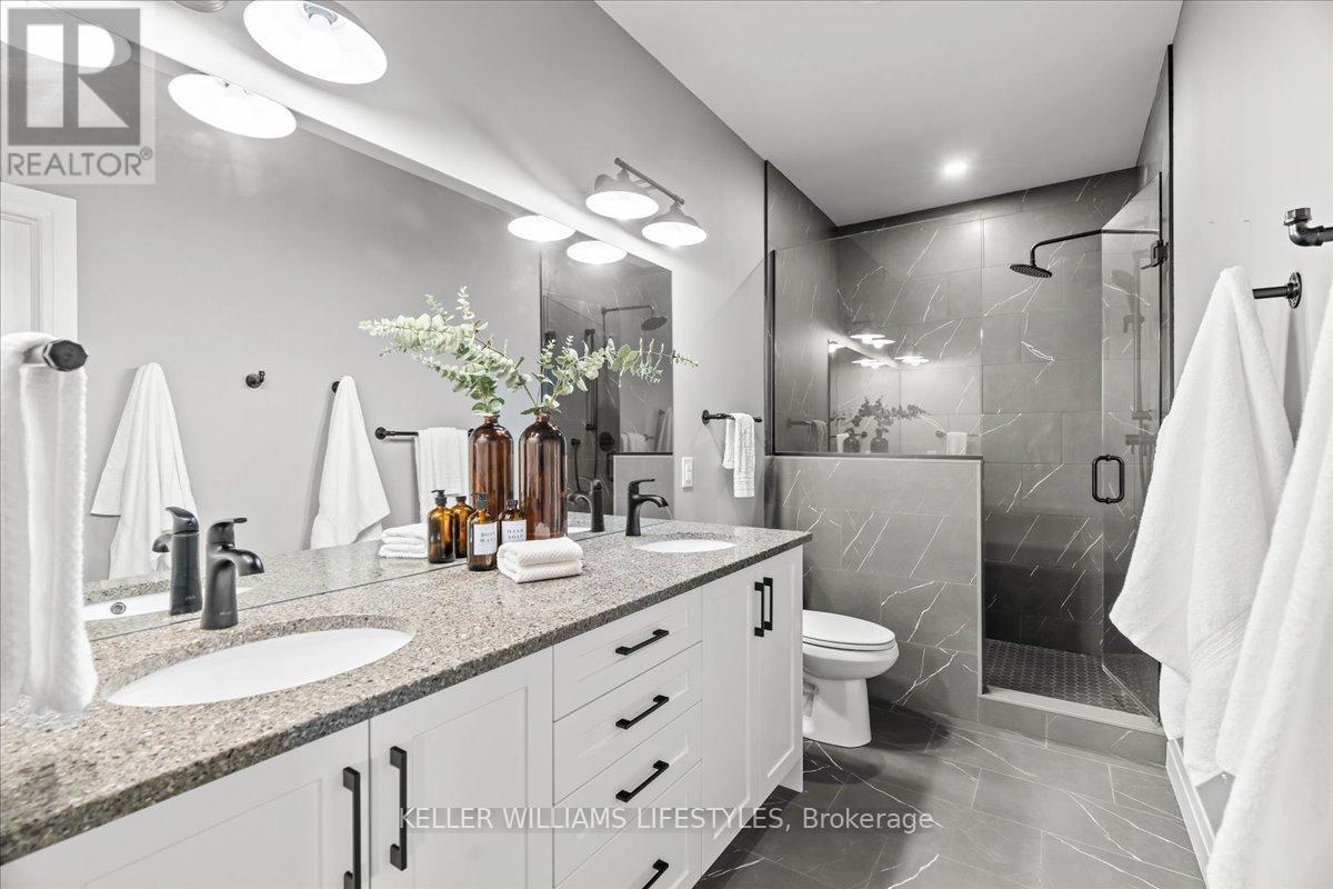 92 Queen Street, North Middlesex (Ailsa Craig), ON - Indoor Photo Showing Bathroom