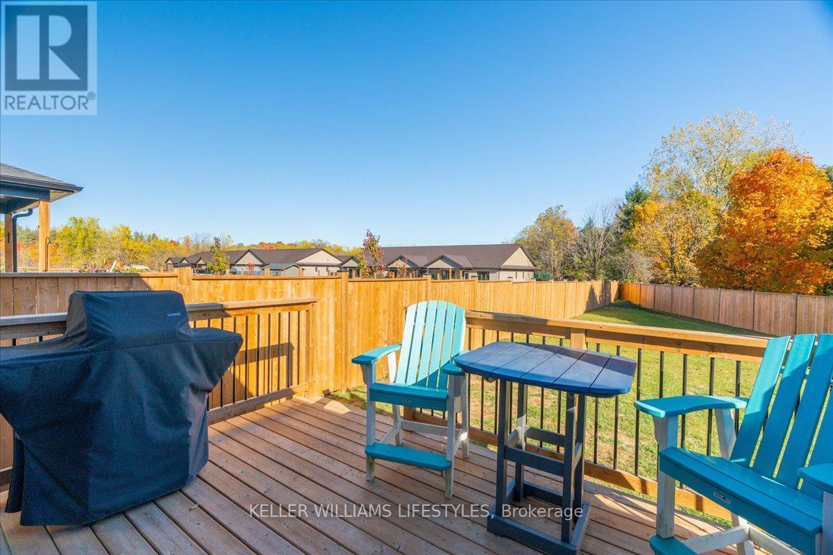 92 Queen Street, North Middlesex (Ailsa Craig), ON - Outdoor With Deck Patio Veranda
