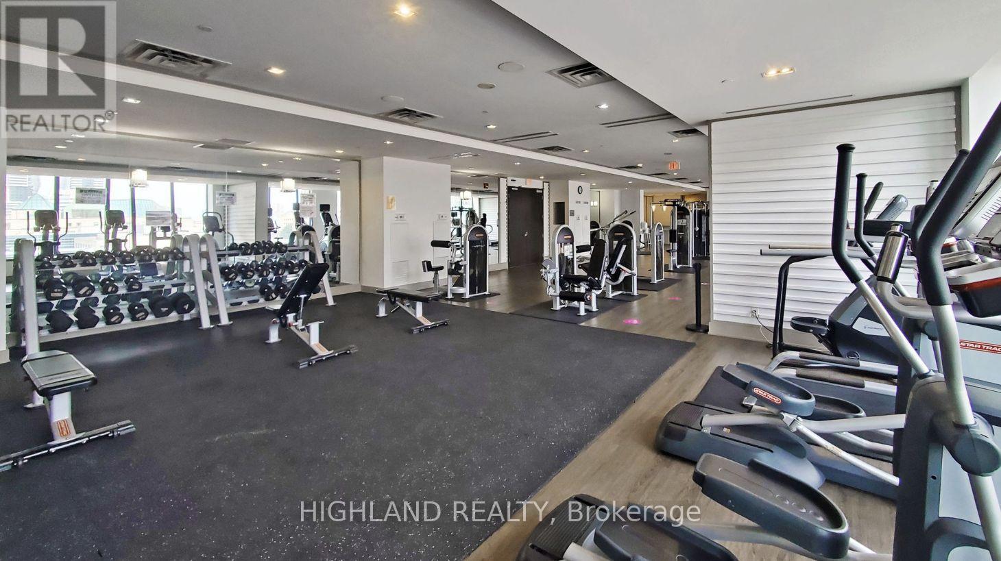 2410 - 510 Curran Place, Mississauga, ON - Indoor Photo Showing Gym Room