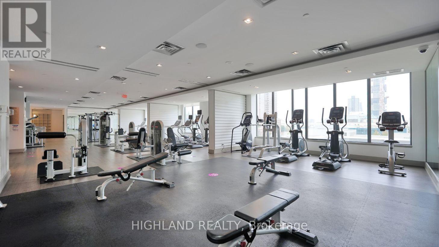 2410 - 510 Curran Place, Mississauga, ON - Indoor Photo Showing Gym Room