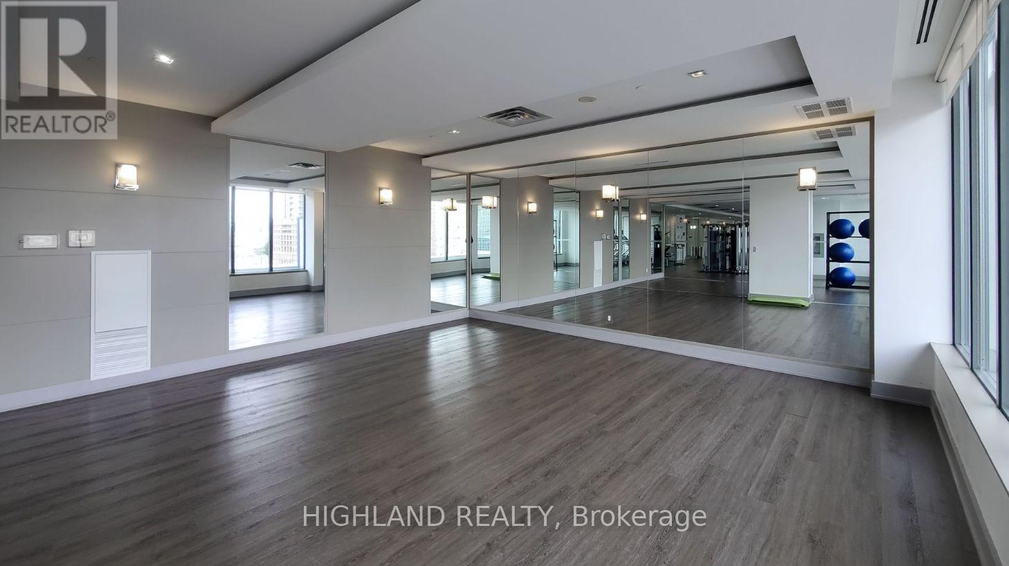 2410 - 510 Curran Place, Mississauga, ON - Indoor Photo Showing Other Room