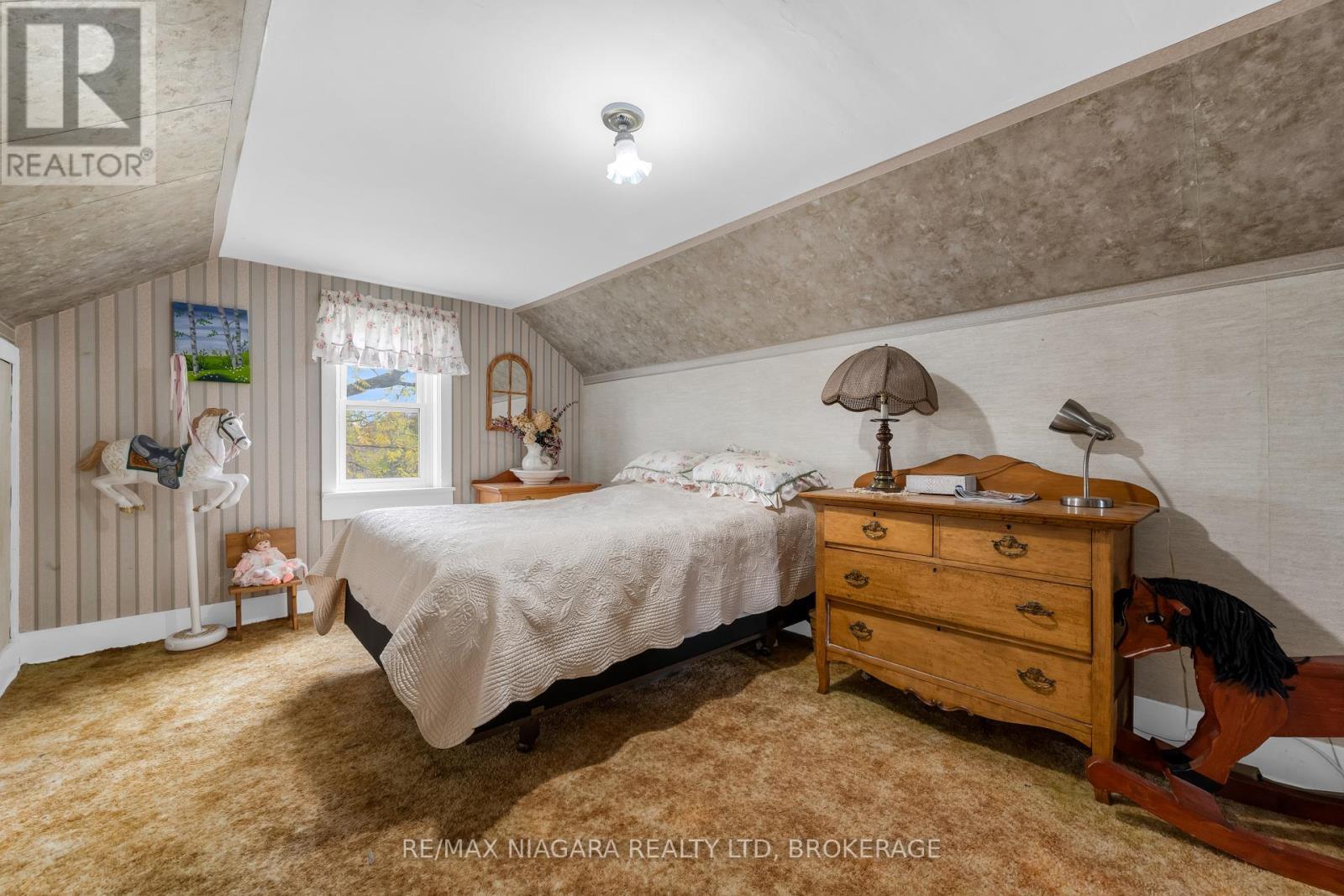 31 Matthews Road, Welland (Cooks Mills), ON - Indoor Photo Showing Bedroom