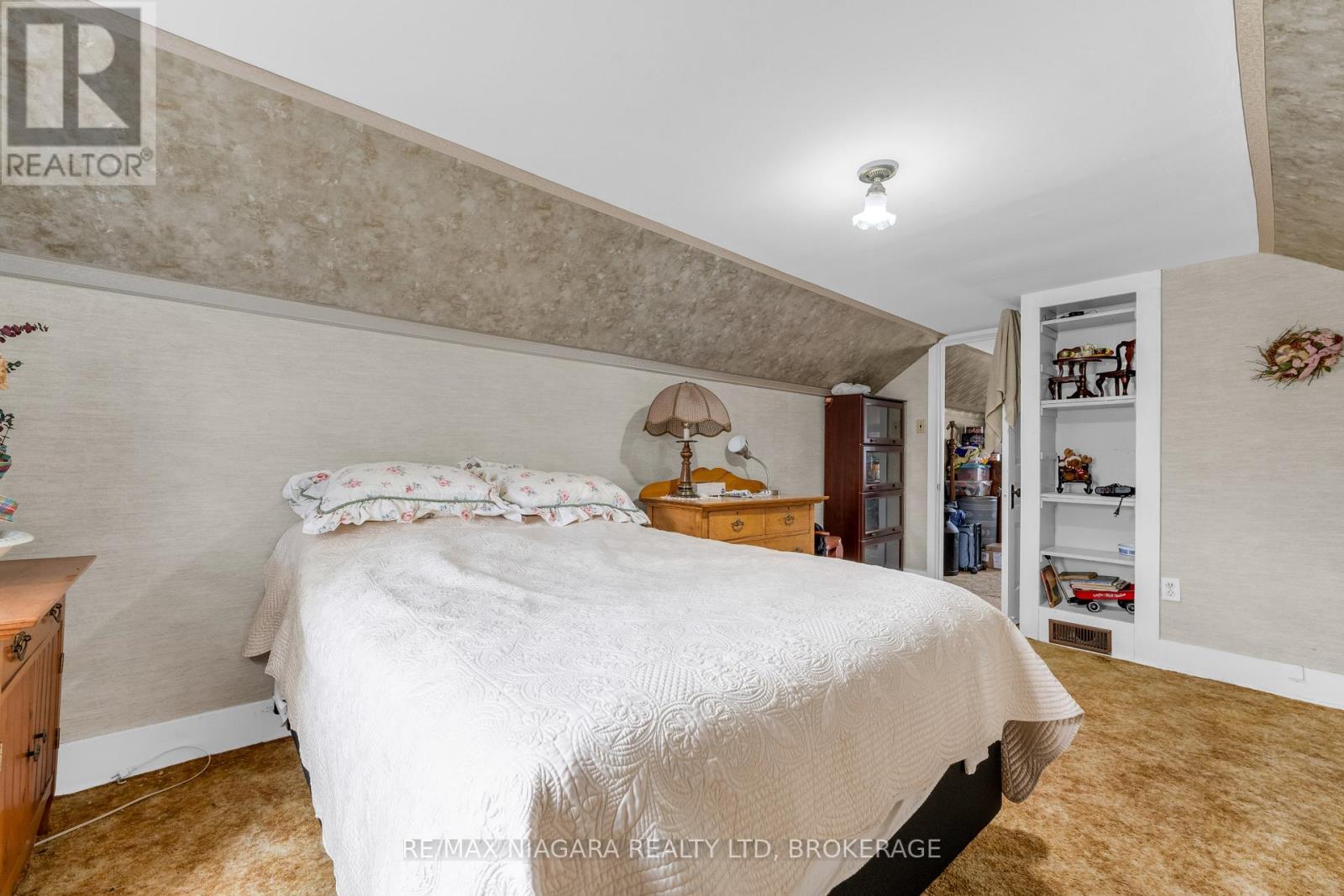 31 Matthews Road, Welland (Cooks Mills), ON - Indoor Photo Showing Bedroom