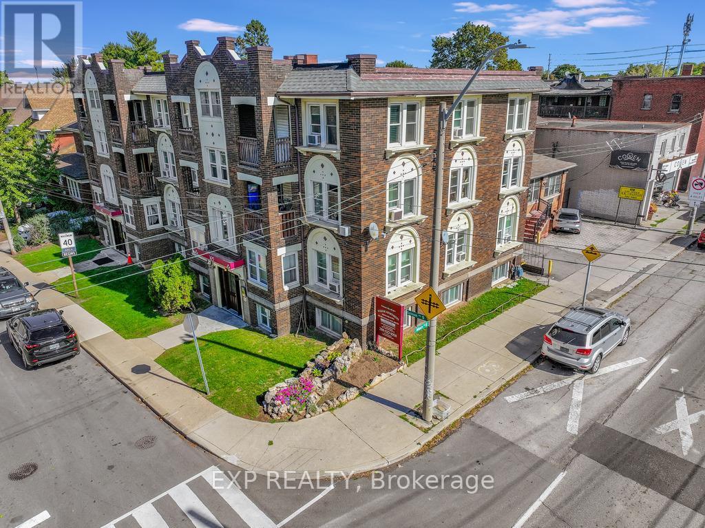 109 Balsam Avenue S, Hamilton, ON - Outdoor