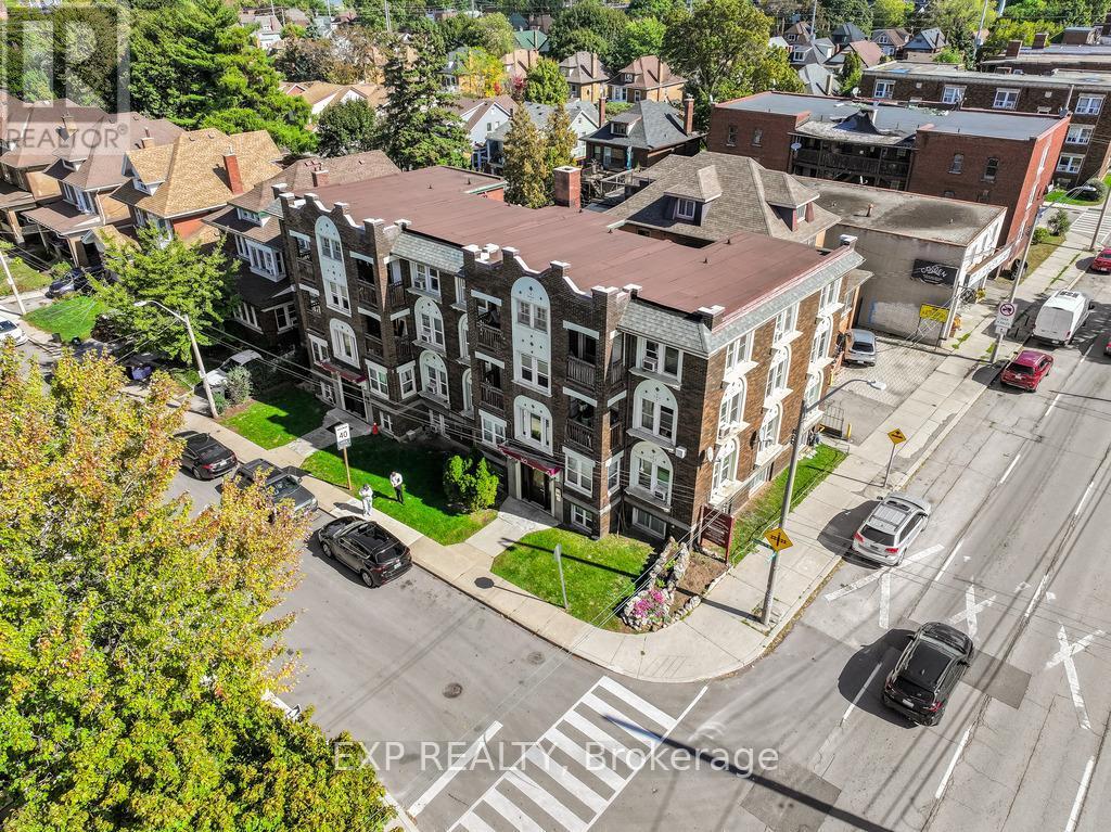 109 Balsam Avenue S, Hamilton, ON - Outdoor