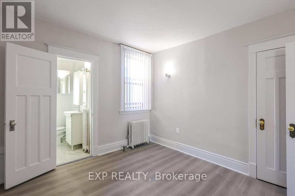 109 Balsam Avenue S, Hamilton, ON - Indoor Photo Showing Other Room