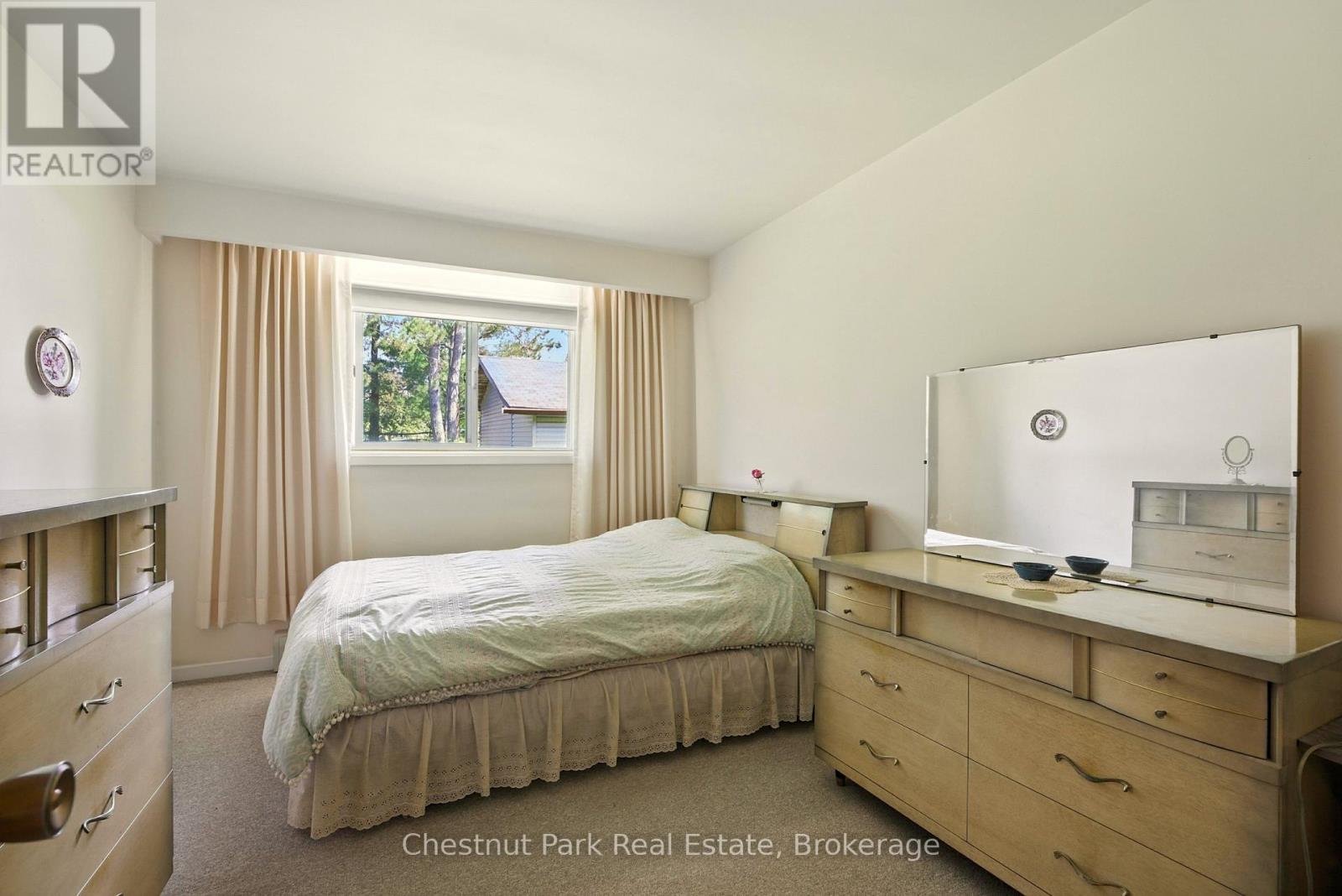 8 Dandelion Lane, Bracebridge (Monck (Bracebridge)), ON - Indoor Photo Showing Bedroom
