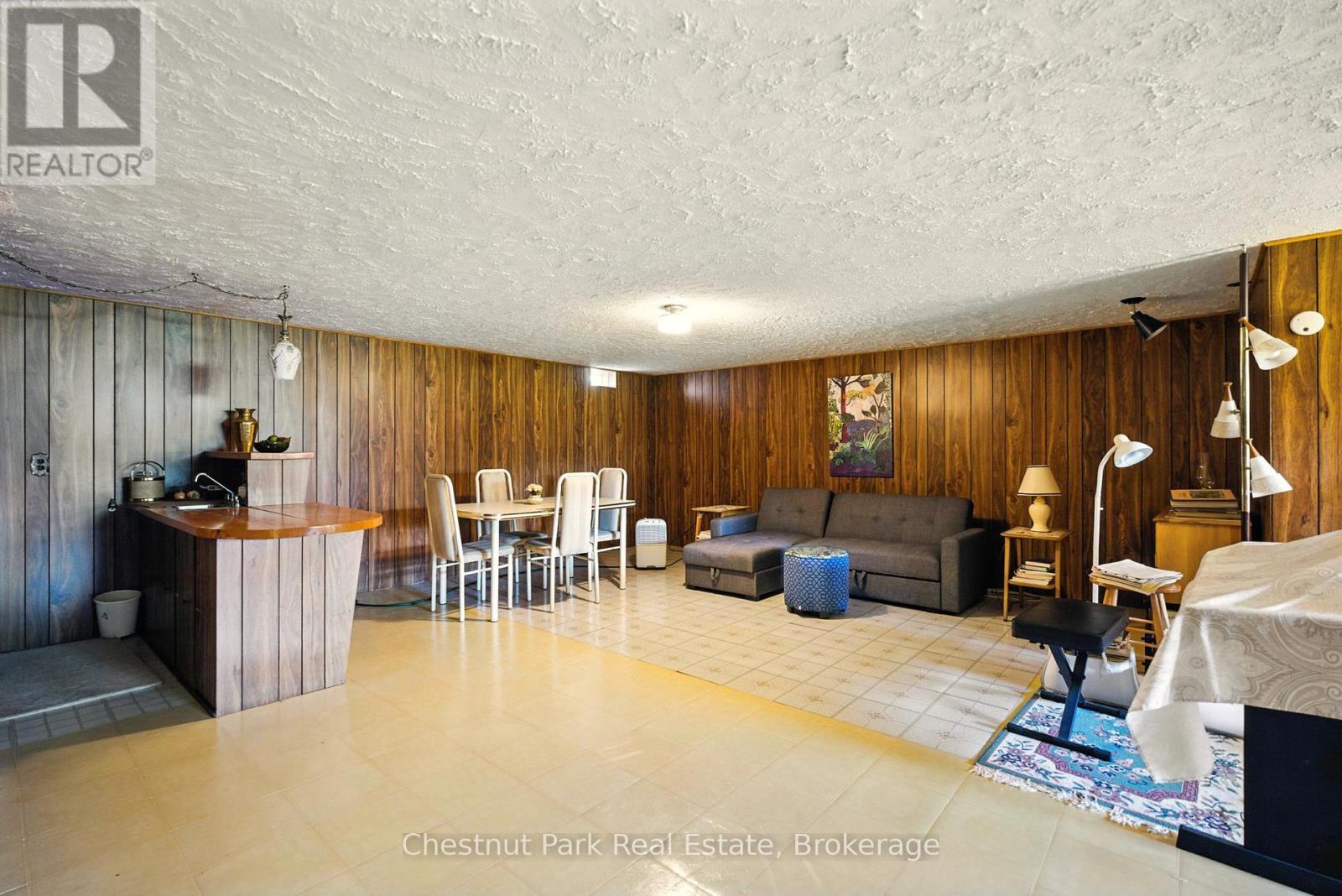 8 Dandelion Lane, Bracebridge (Monck (Bracebridge)), ON - Indoor