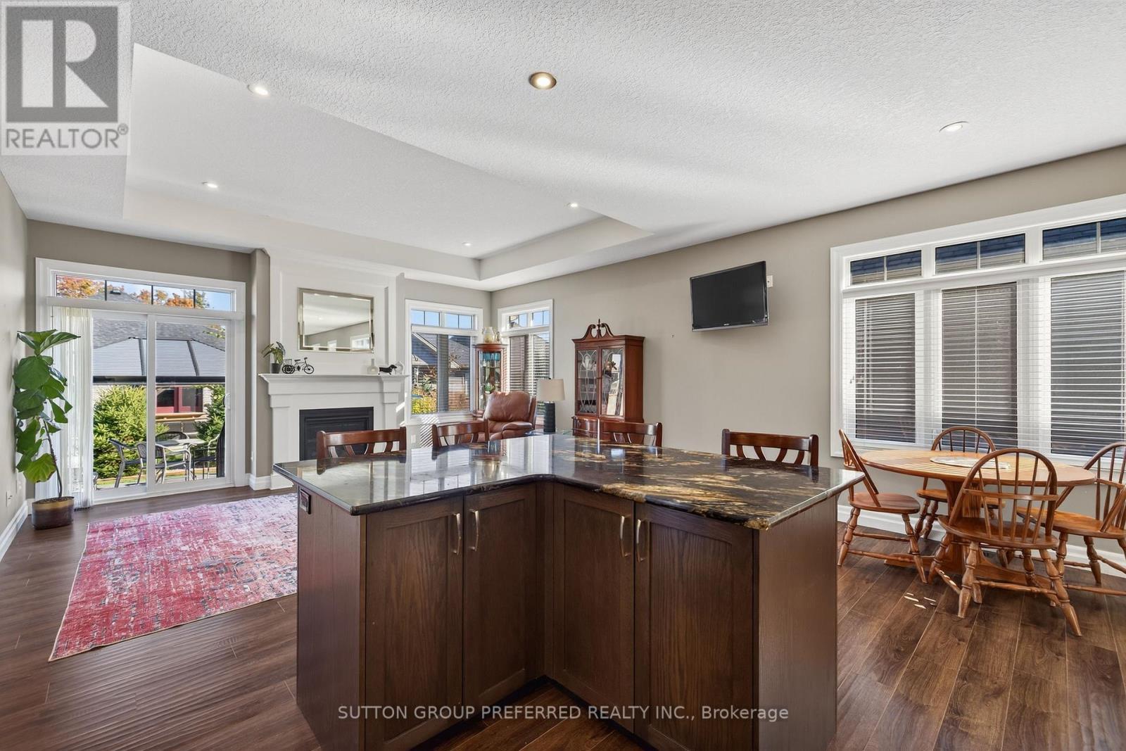 6 - 4700 Hamilton Road, Thames Centre (Dorchester), ON - Indoor With Fireplace