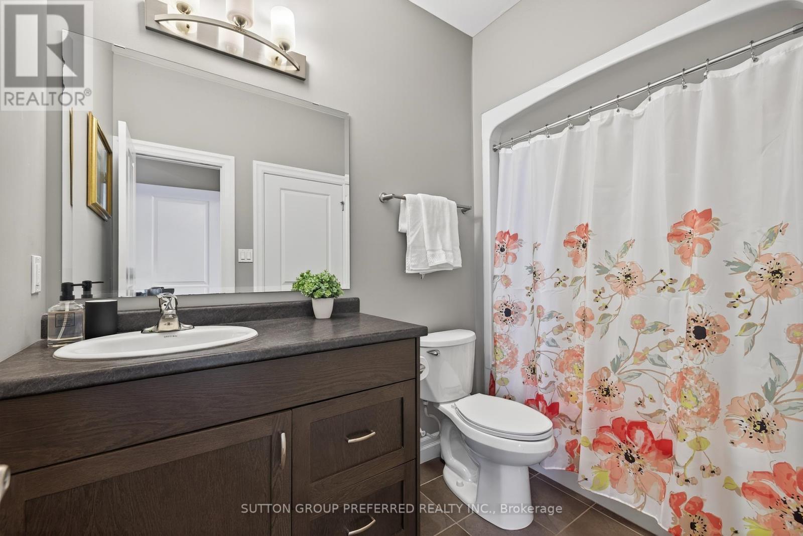 6 - 4700 Hamilton Road, Thames Centre (Dorchester), ON - Indoor Photo Showing Bathroom