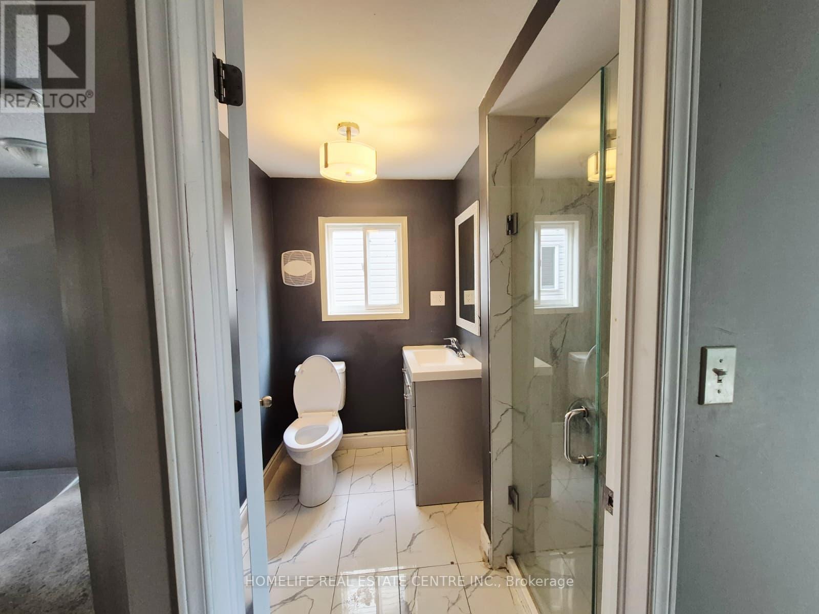 7 Swartz Street, Kitchener, ON - Indoor Photo Showing Bathroom
