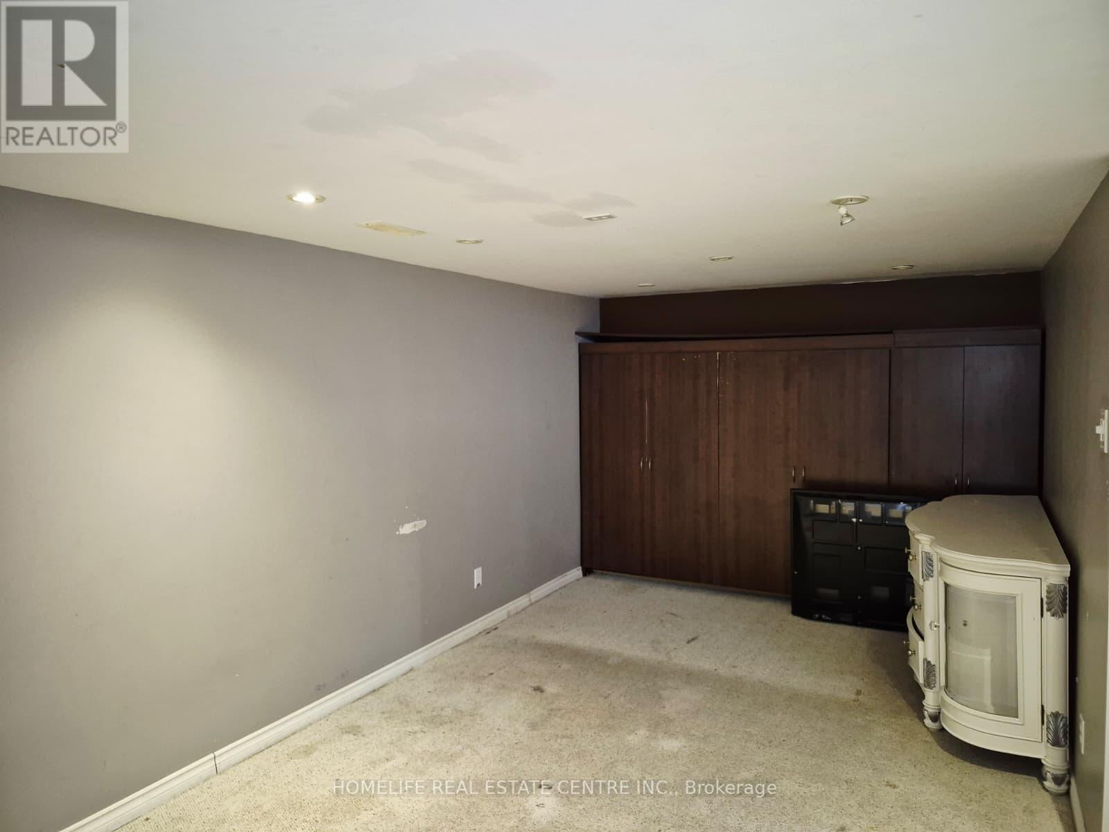 7 Swartz Street, Kitchener, ON - Indoor