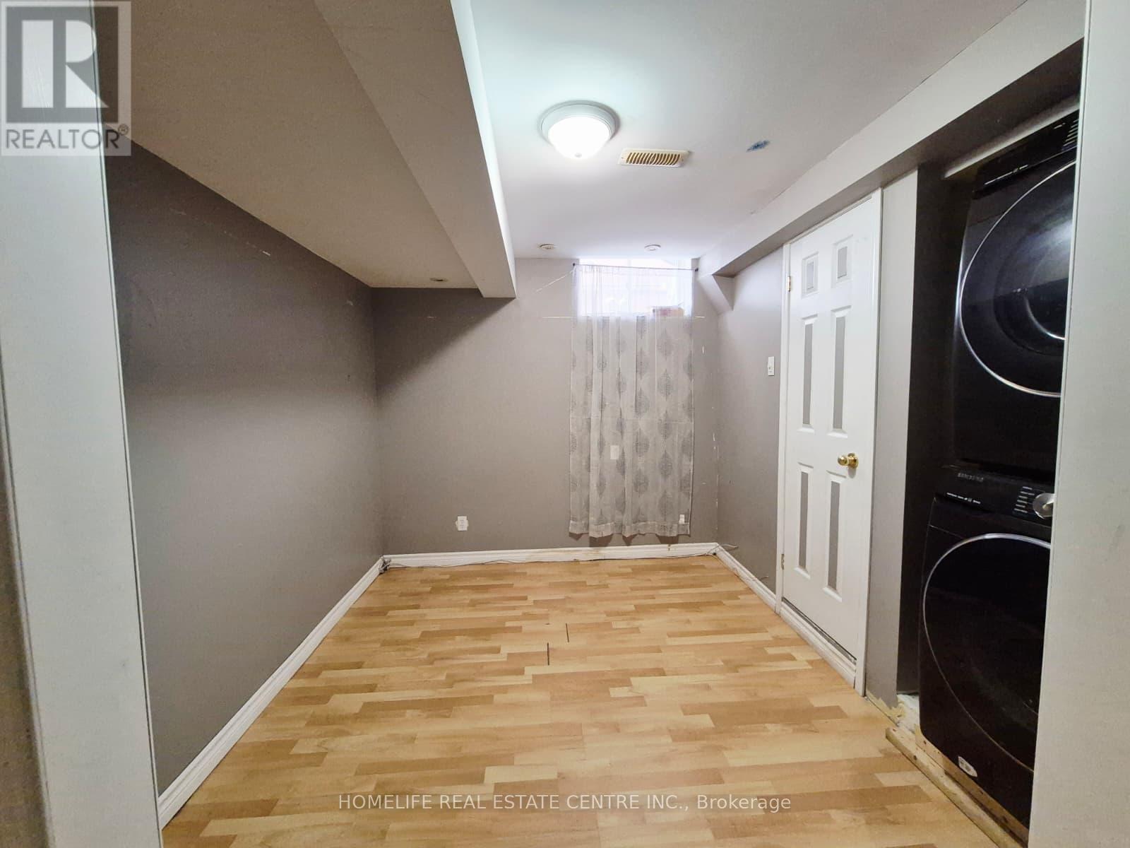 7 Swartz Street, Kitchener, ON - Indoor Photo Showing Laundry Room