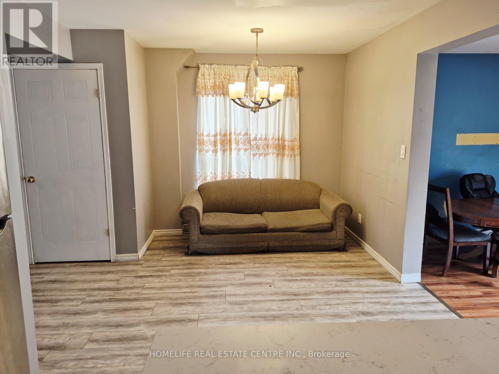 7 Swartz Street, Kitchener, ON - Indoor Photo Showing Other Room