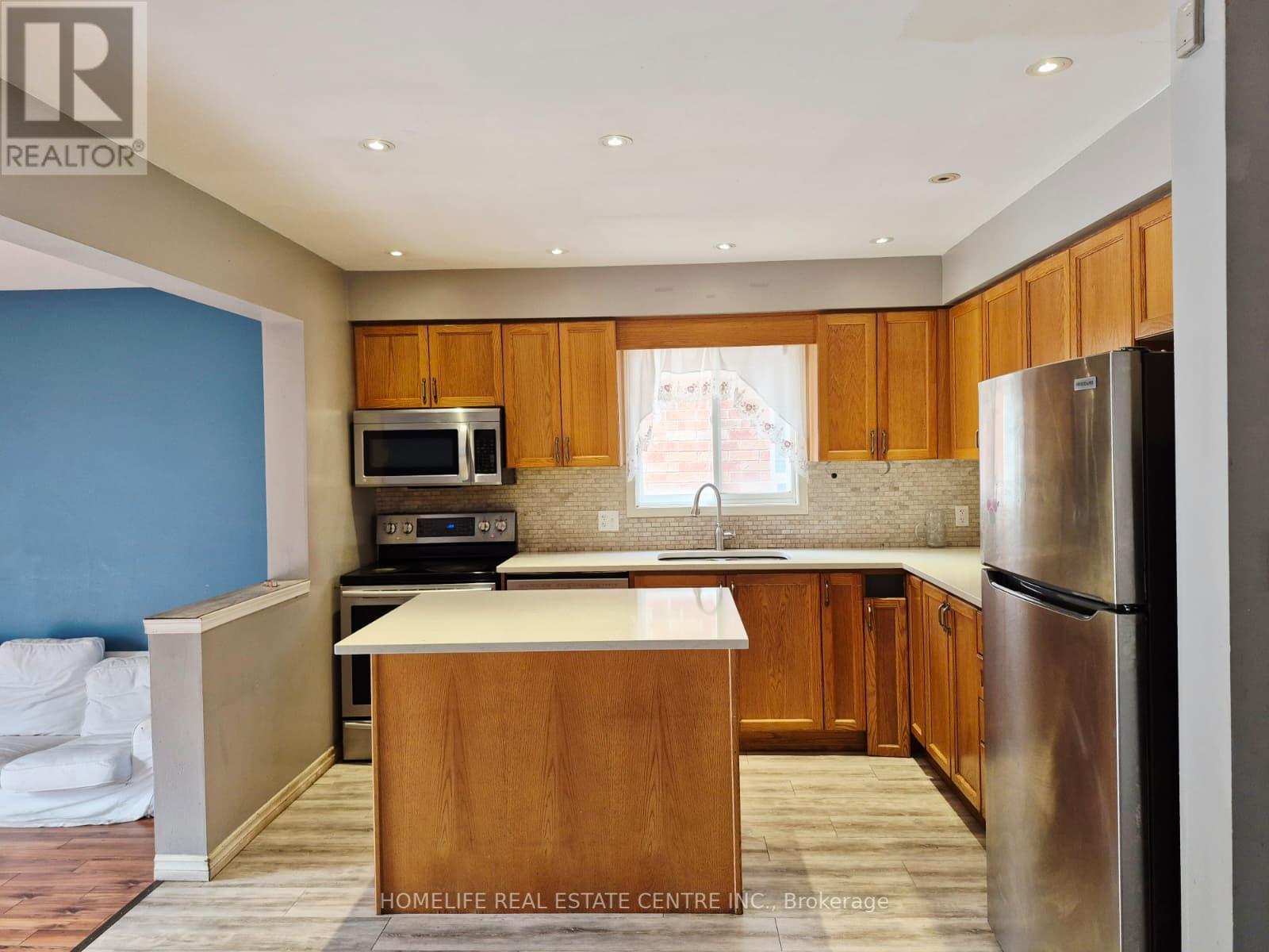 7 Swartz Street, Kitchener, ON - Indoor Photo Showing Kitchen