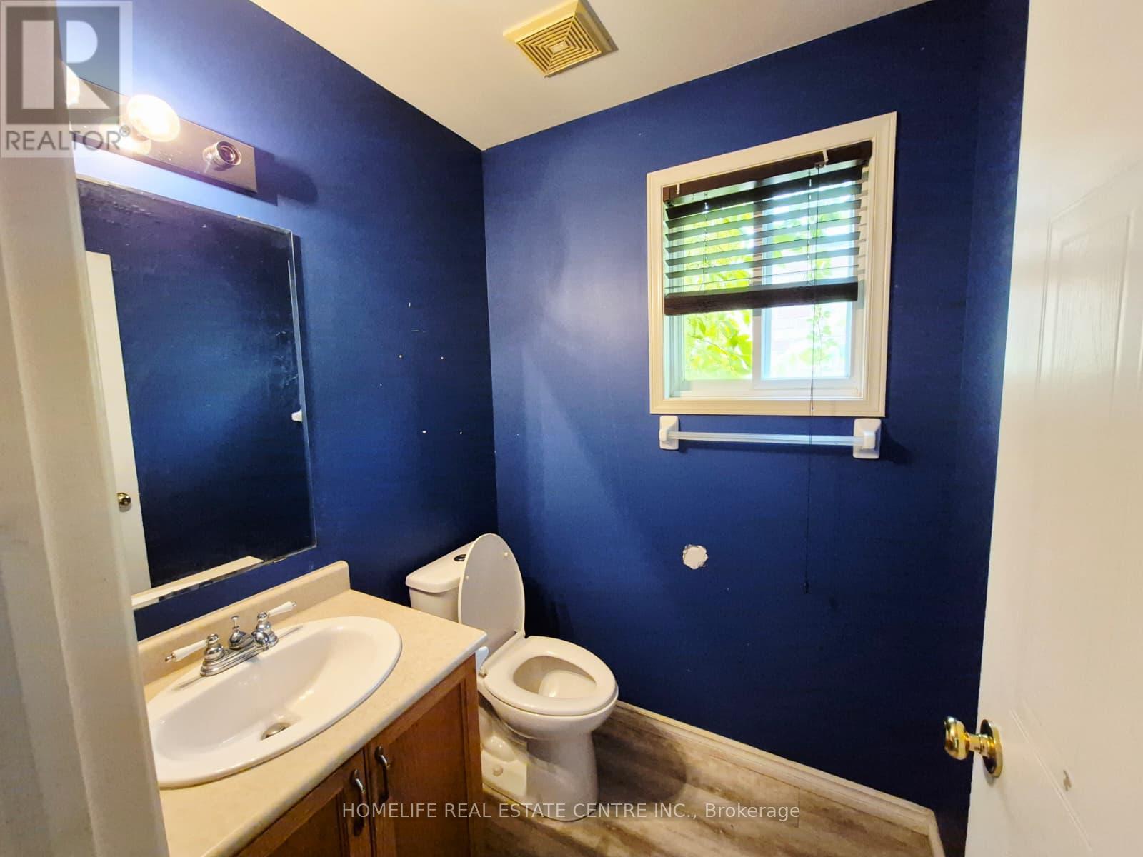 7 Swartz Street, Kitchener, ON - Indoor Photo Showing Bathroom