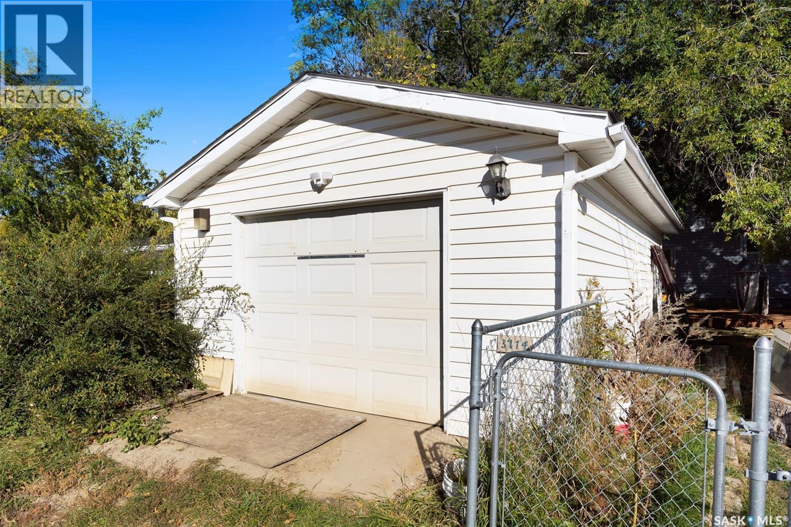 3714 Argyle Road, Regina, SK - Outdoor