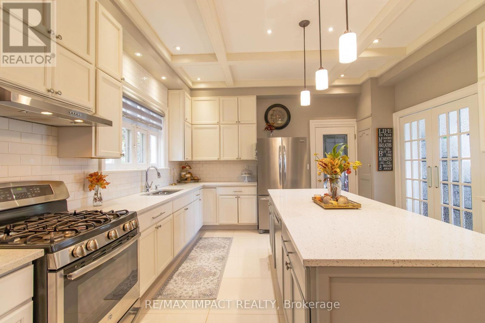 33 Division Street, Cramahe (Colborne), ON - Indoor Photo Showing Kitchen With Upgraded Kitchen