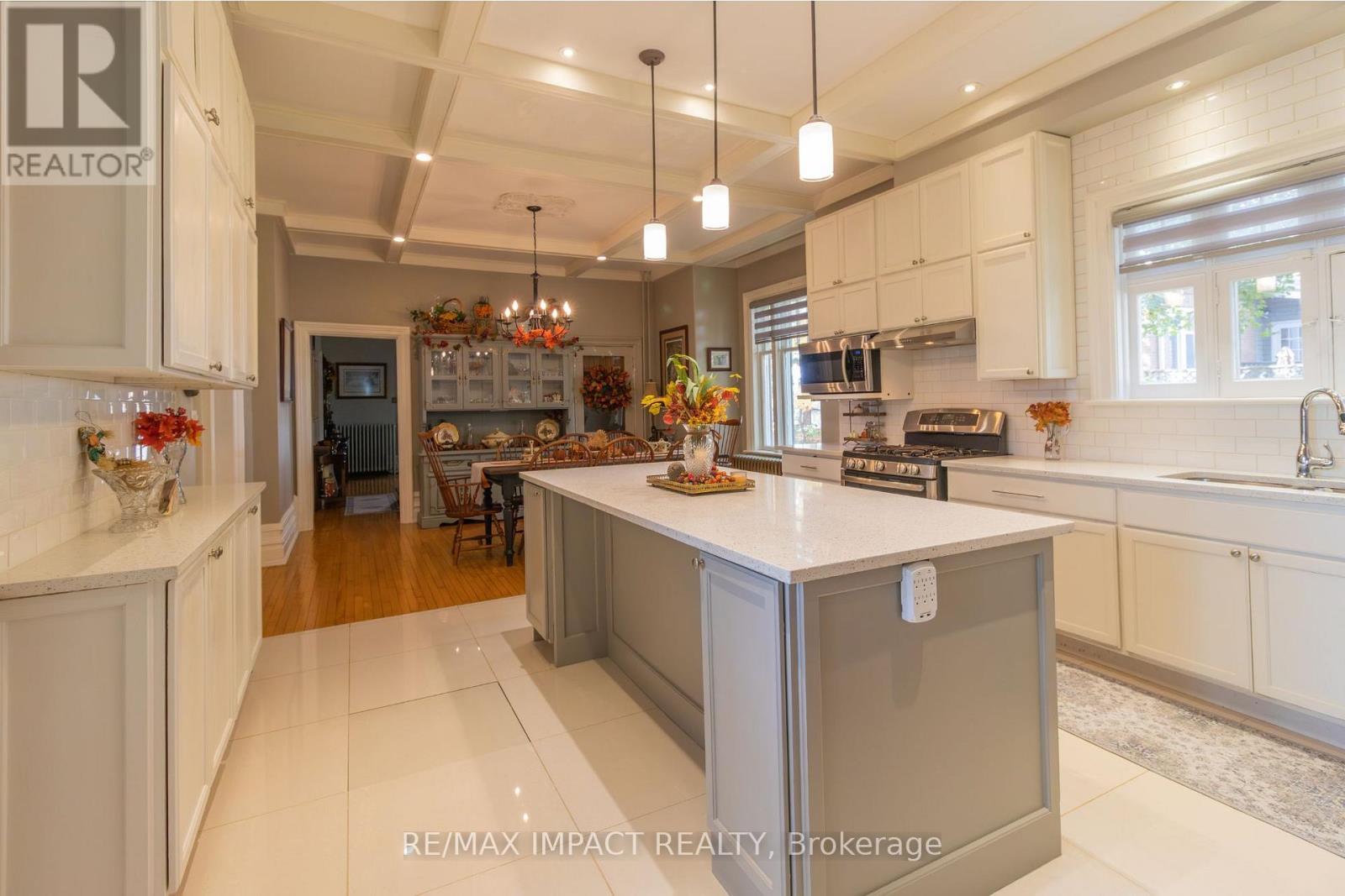33 Division Street, Cramahe (Colborne), ON - Indoor Photo Showing Kitchen With Upgraded Kitchen