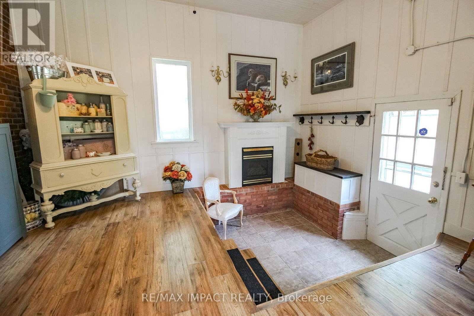 33 Division Street, Cramahe (Colborne), ON - Indoor With Fireplace