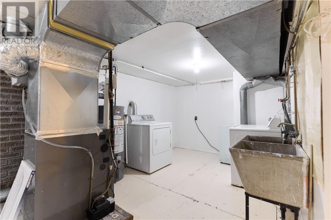 923 Highway 17 E, Wahnapitae, ON - Indoor Photo Showing Laundry Room