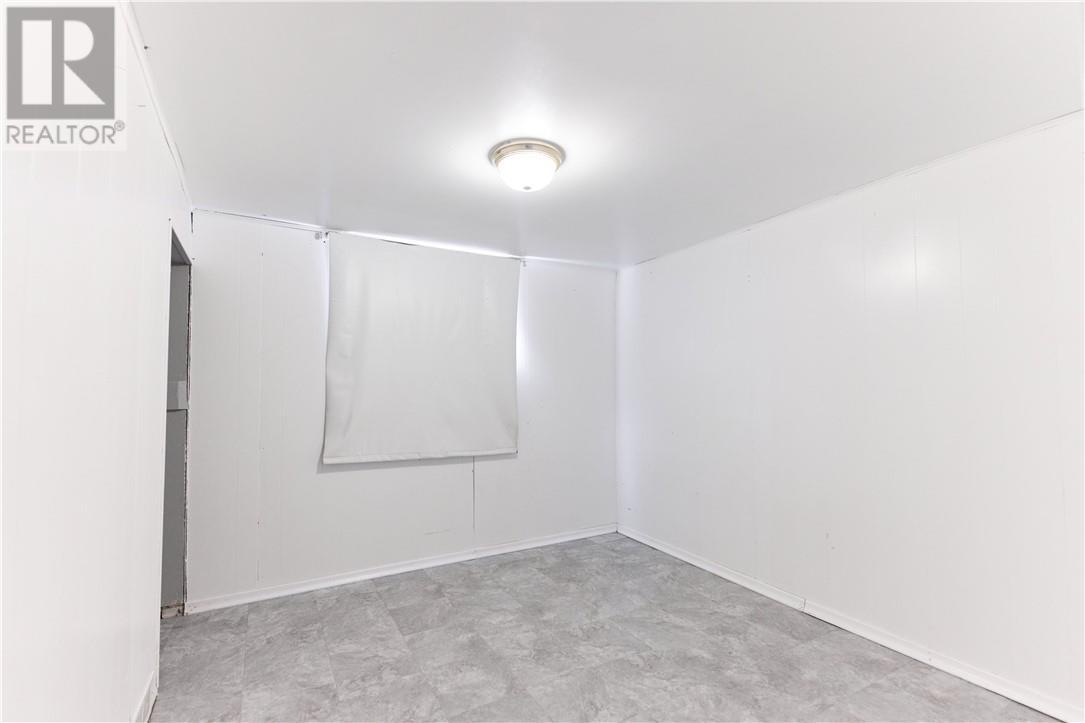 923 Highway 17 E, Wahnapitae, ON - Indoor Photo Showing Other Room