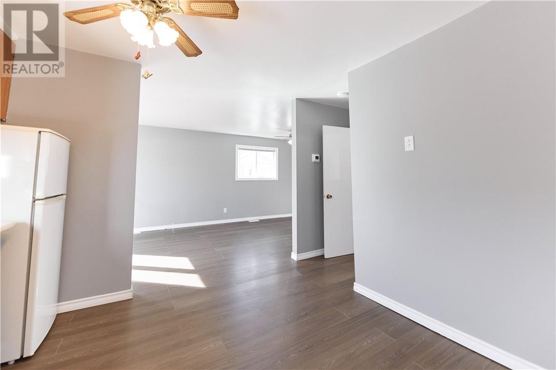 923 Highway 17 E, Wahnapitae, ON - Indoor Photo Showing Other Room