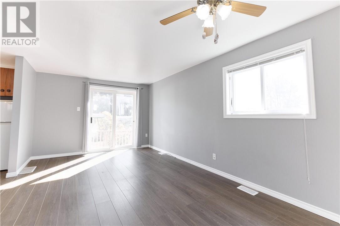 923 Highway 17 E, Wahnapitae, ON - Indoor Photo Showing Other Room