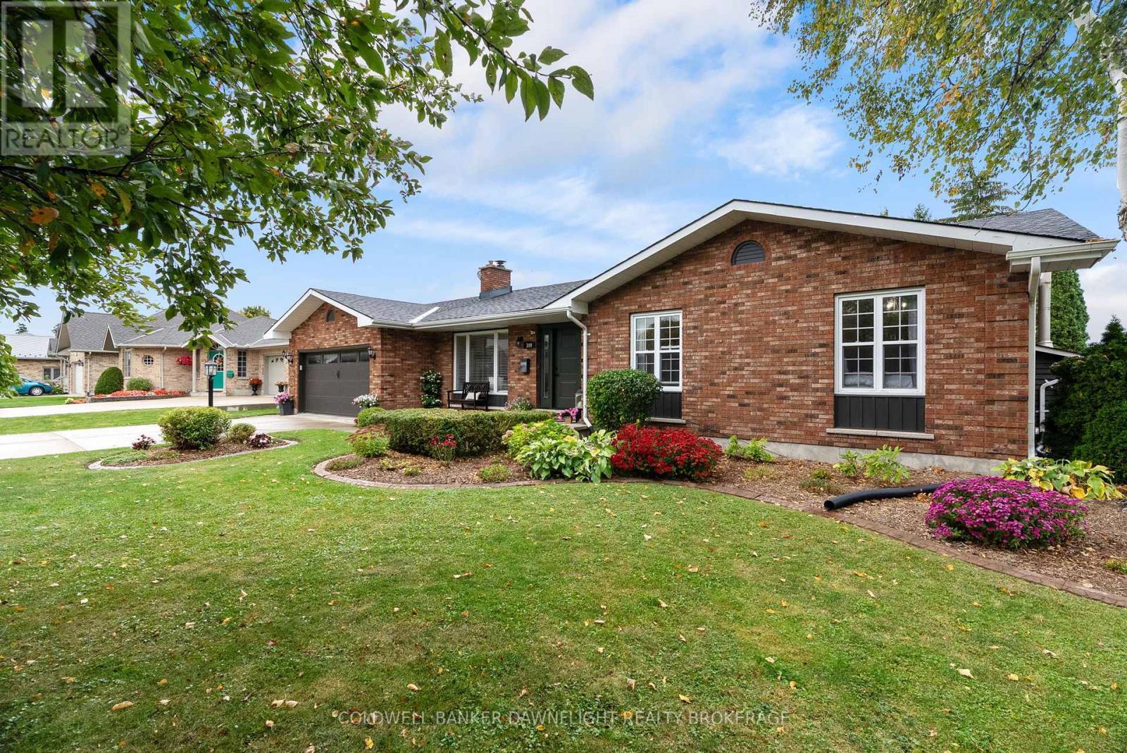 399 Pryde Boulevard, South Huron (Exeter), ON - Outdoor With Facade