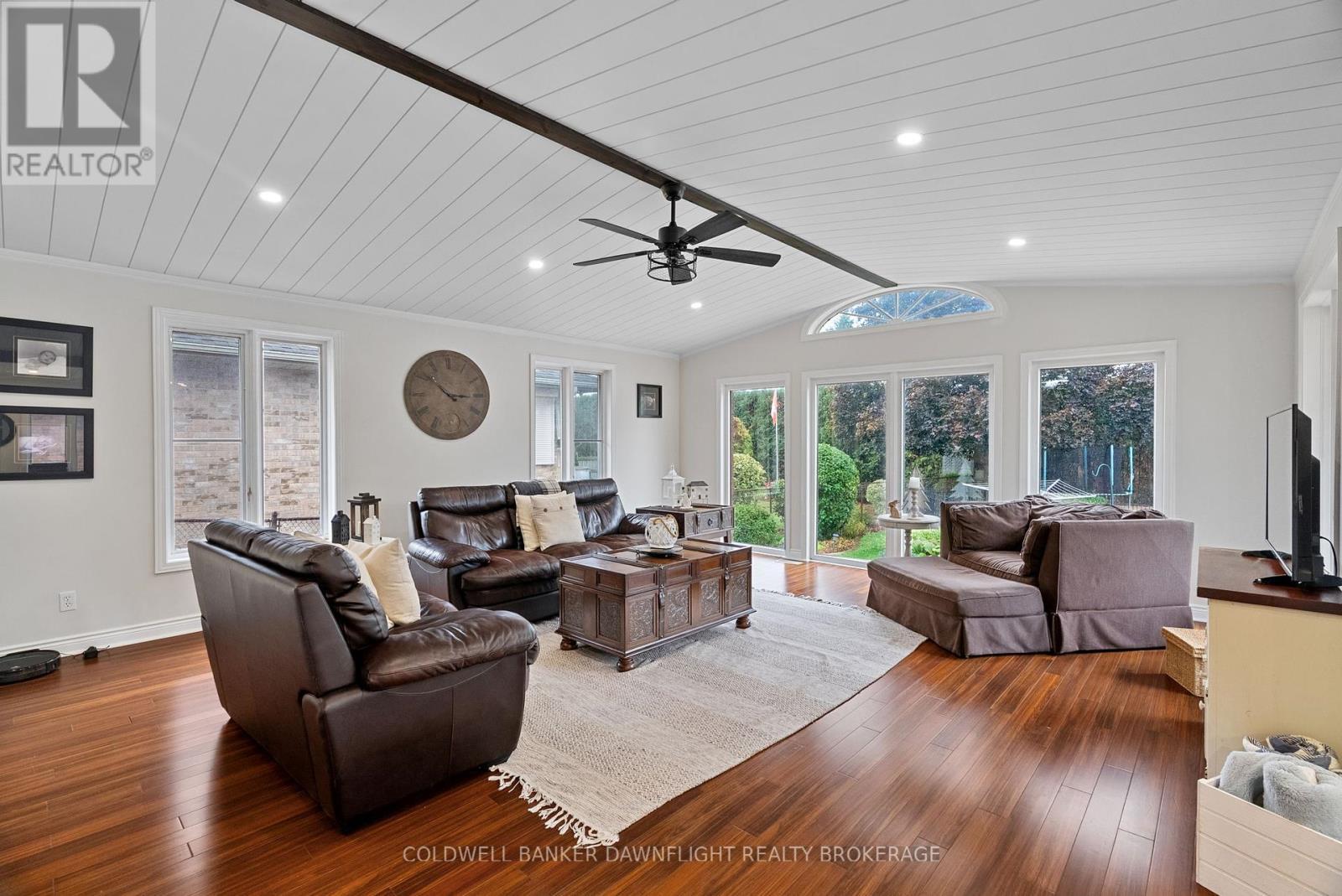399 Pryde Boulevard, South Huron (Exeter), ON - Indoor Photo Showing Living Room