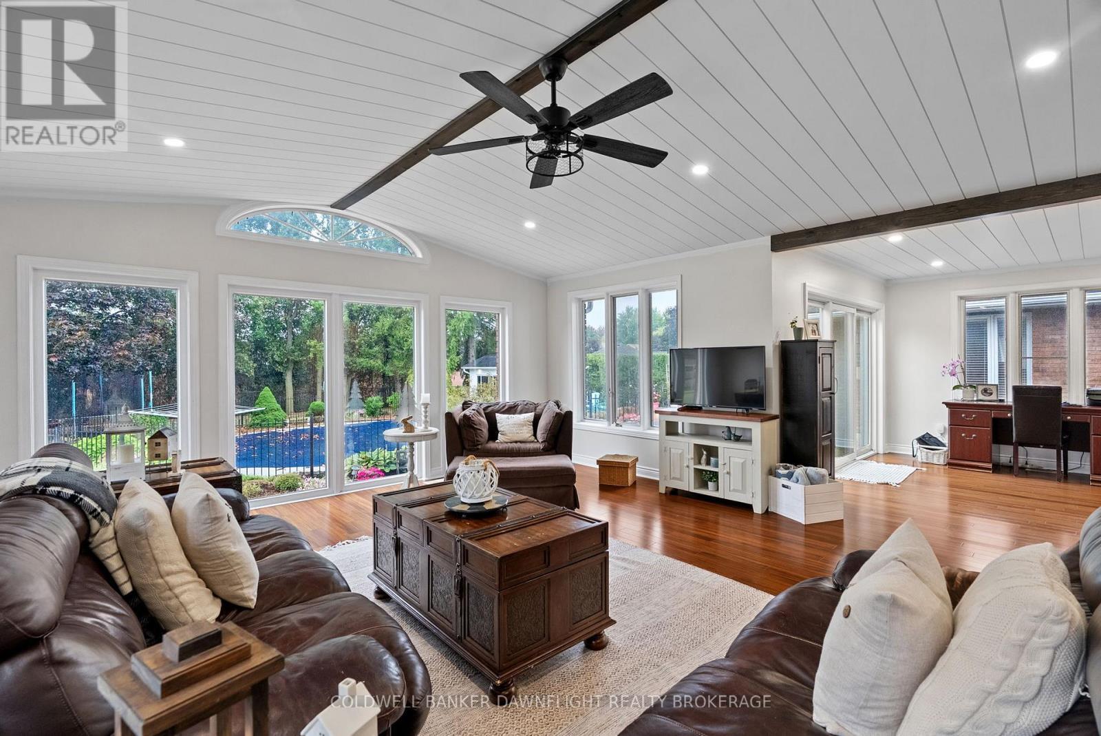 399 Pryde Boulevard, South Huron (Exeter), ON - Indoor Photo Showing Living Room