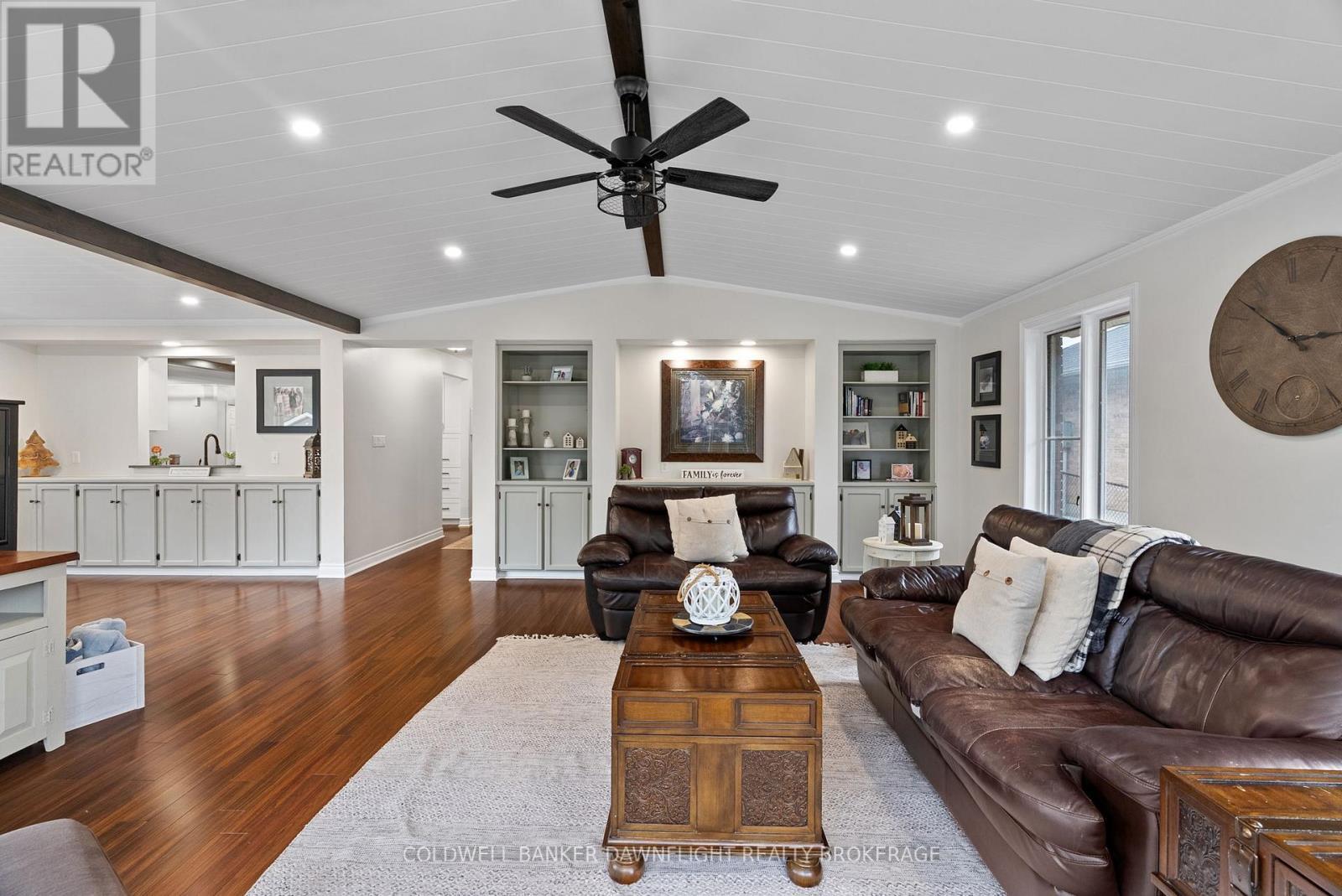 399 Pryde Boulevard, South Huron (Exeter), ON - Indoor Photo Showing Living Room